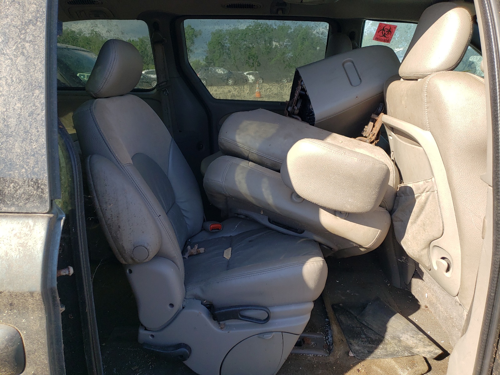 Photo 6 from auction – 2003 CHRYSLER TOWN AND C with VIN 2C8GP64L93R266546