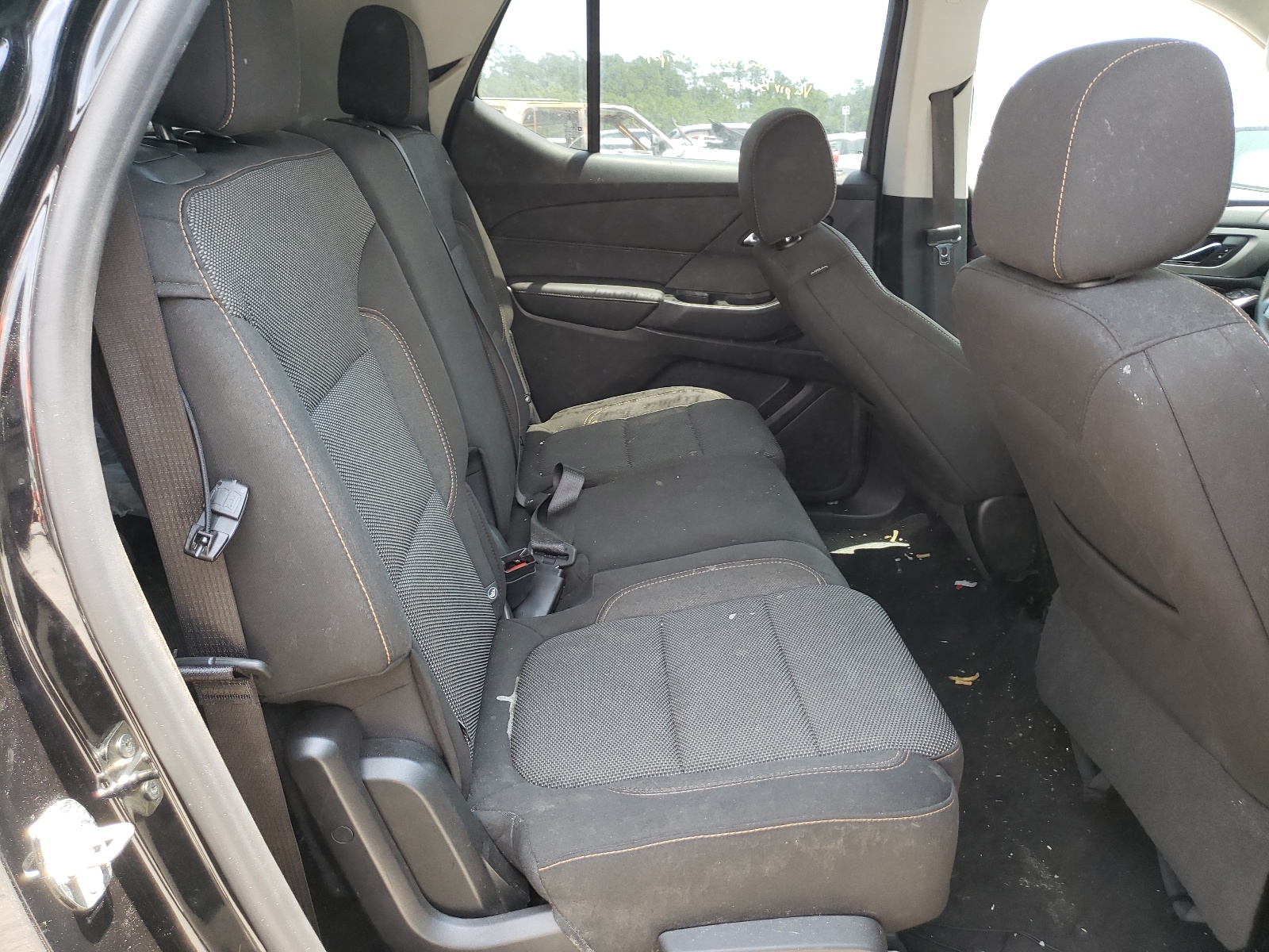 Photo 6 from auction – 2019 CHEVROLET TRAVERSE L with VIN 1GNERFKW8KJ110203