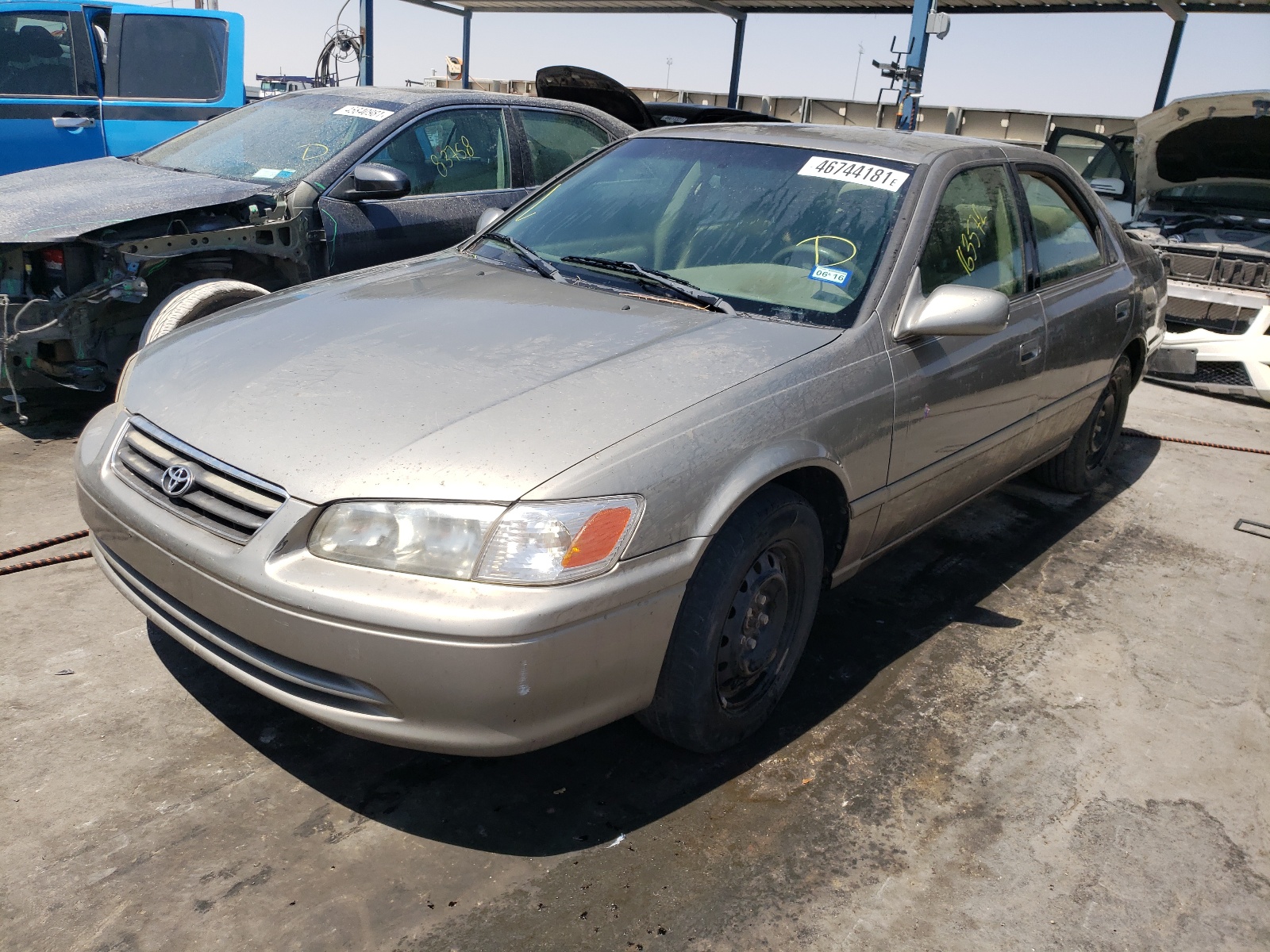 Photo 2 from auction – 2000 TOYOTA CAMRY CE with VIN 4T1BG22K9YU627634