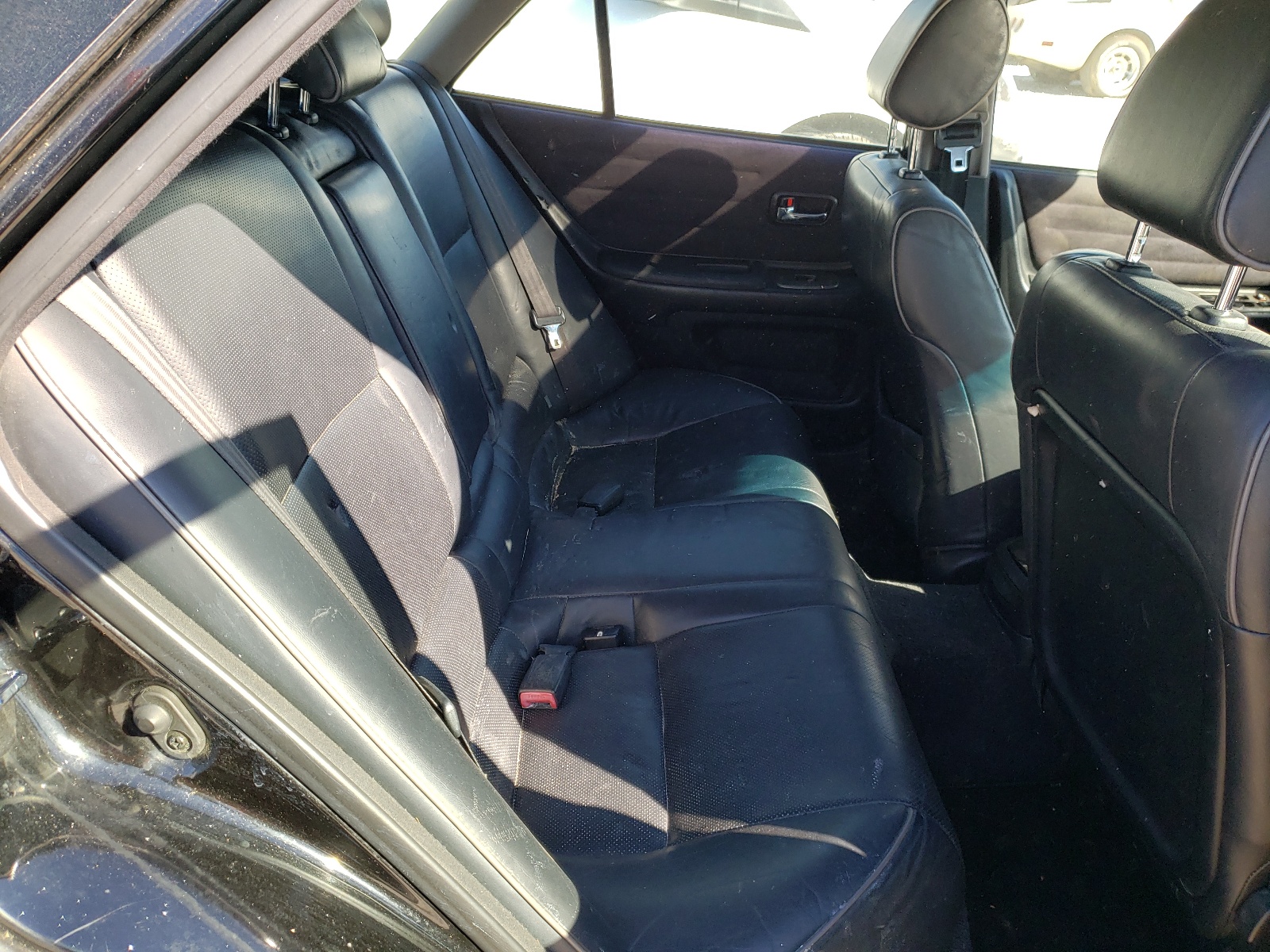 Photo 6 from auction – 2002 LEXUS IS 300 SPO with VIN JTHED192320037839