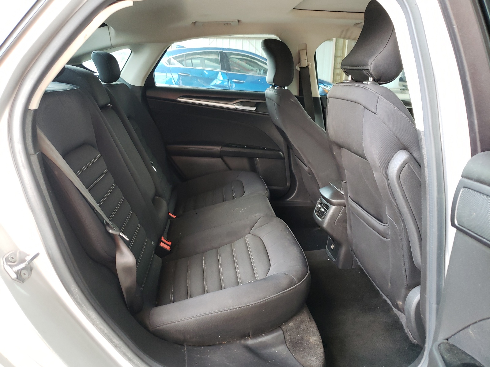 Photo 6 from auction – 2015 FORD FUSION SE with VIN 3FA6P0H77FR273023