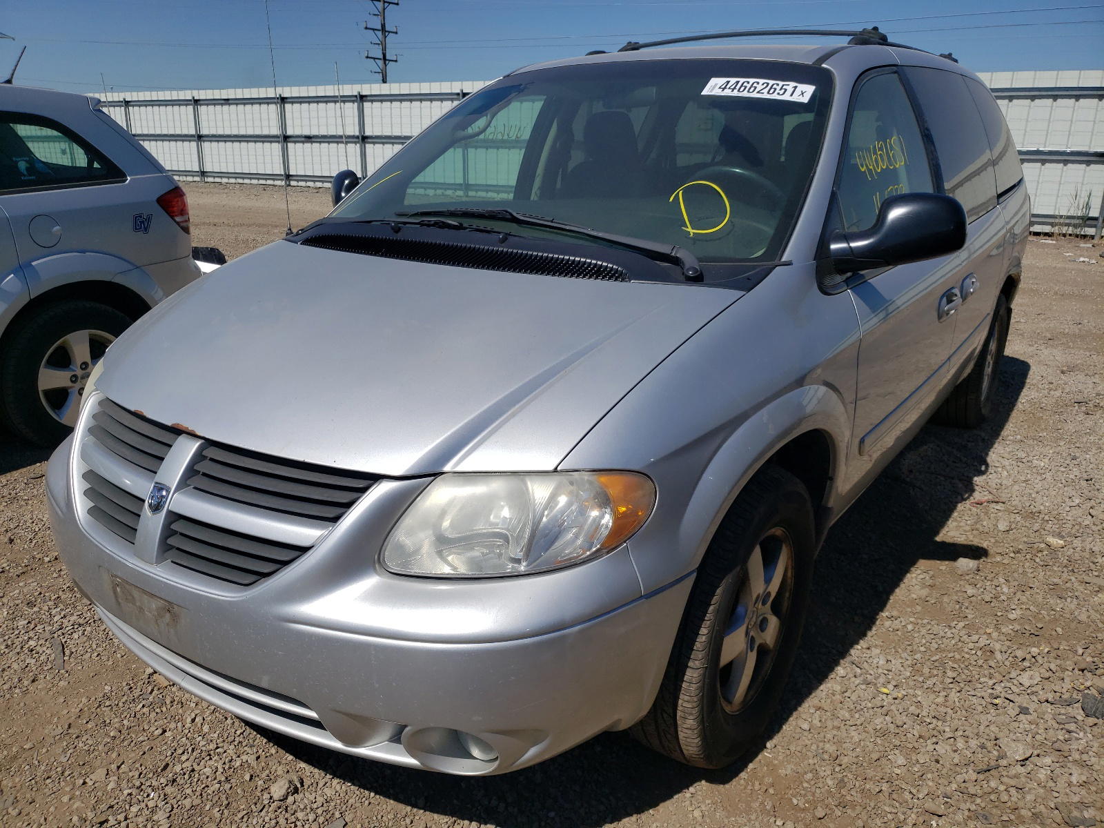 Photo 2 from auction – 2006 DODGE GRAND CARA with VIN 2D4GP44L96R680455