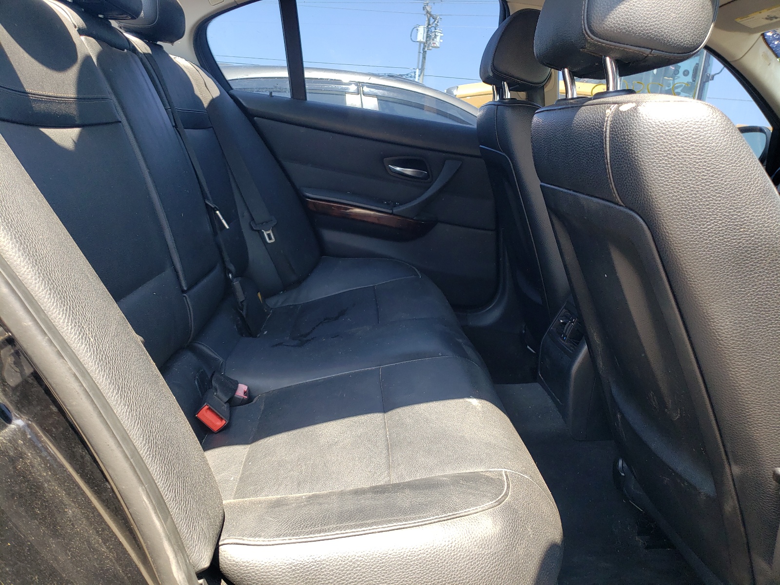 Photo 6 from auction – 2011 BMW 328 I with VIN WBAPH7G5XBNN06326