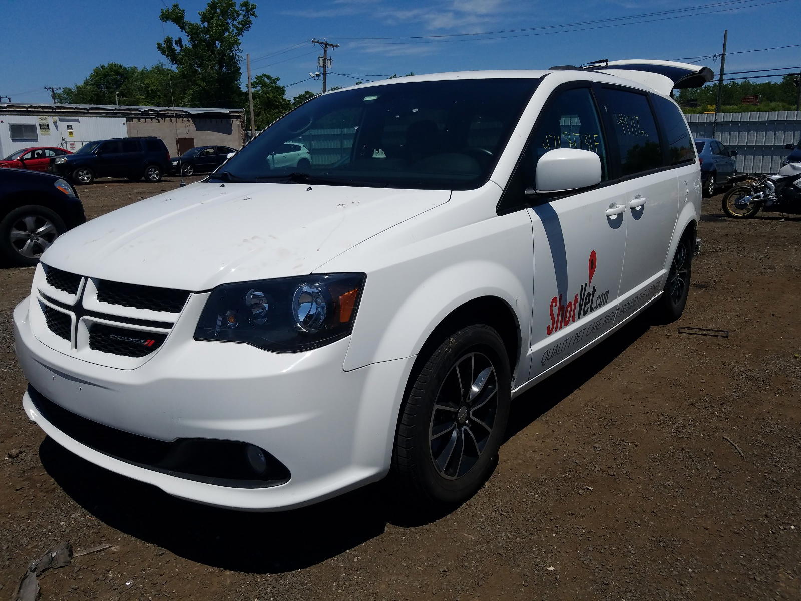 Photo 2 from auction – 2019 DODGE GRAND CARA with VIN 2C4RDGEG5KR595463