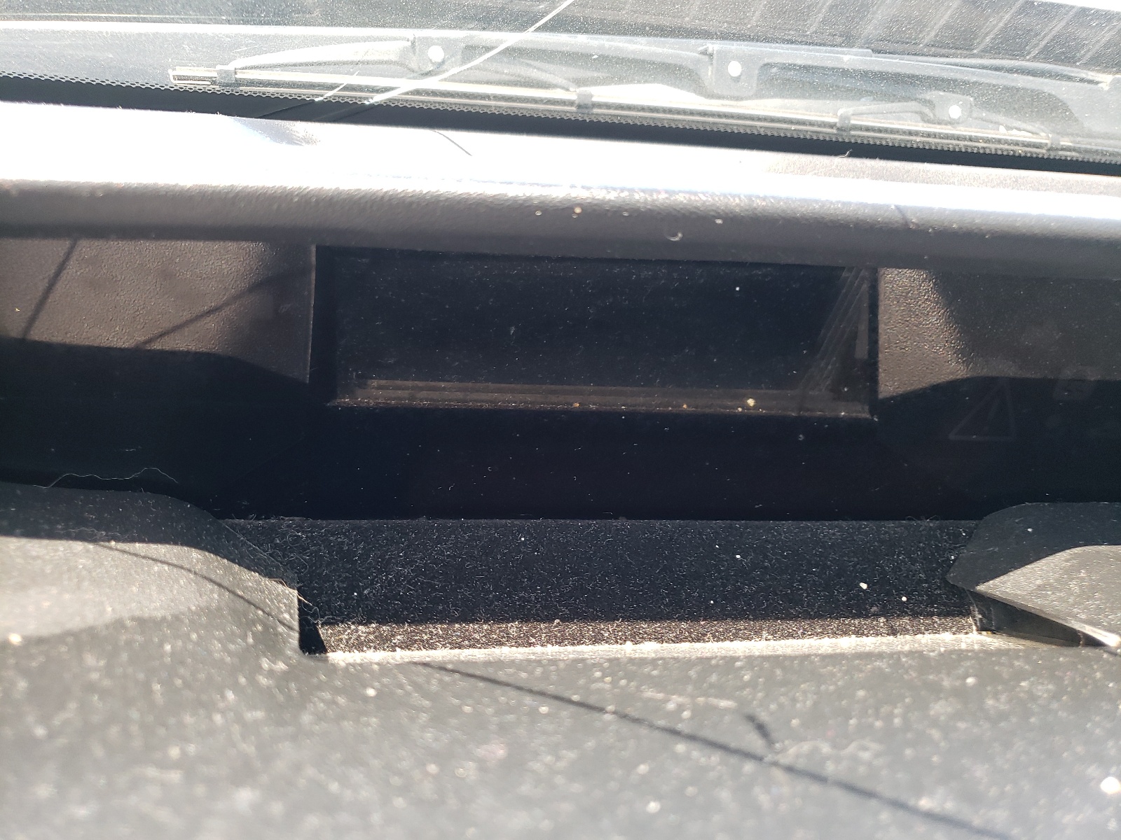 Photo 8 from auction – 2007 TOYOTA PRIUS with VIN JTDKB20U377604581
