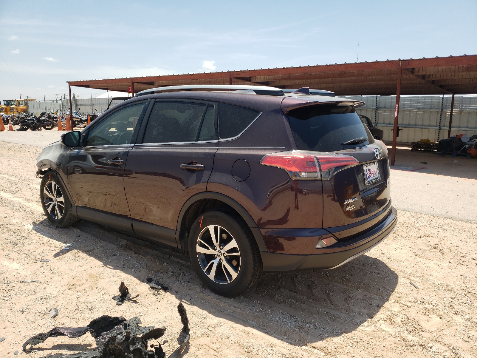 Photo 3 from auction – 2017 TOYOTA RAV4 XLE with VIN 2T3WFREV2HW402207