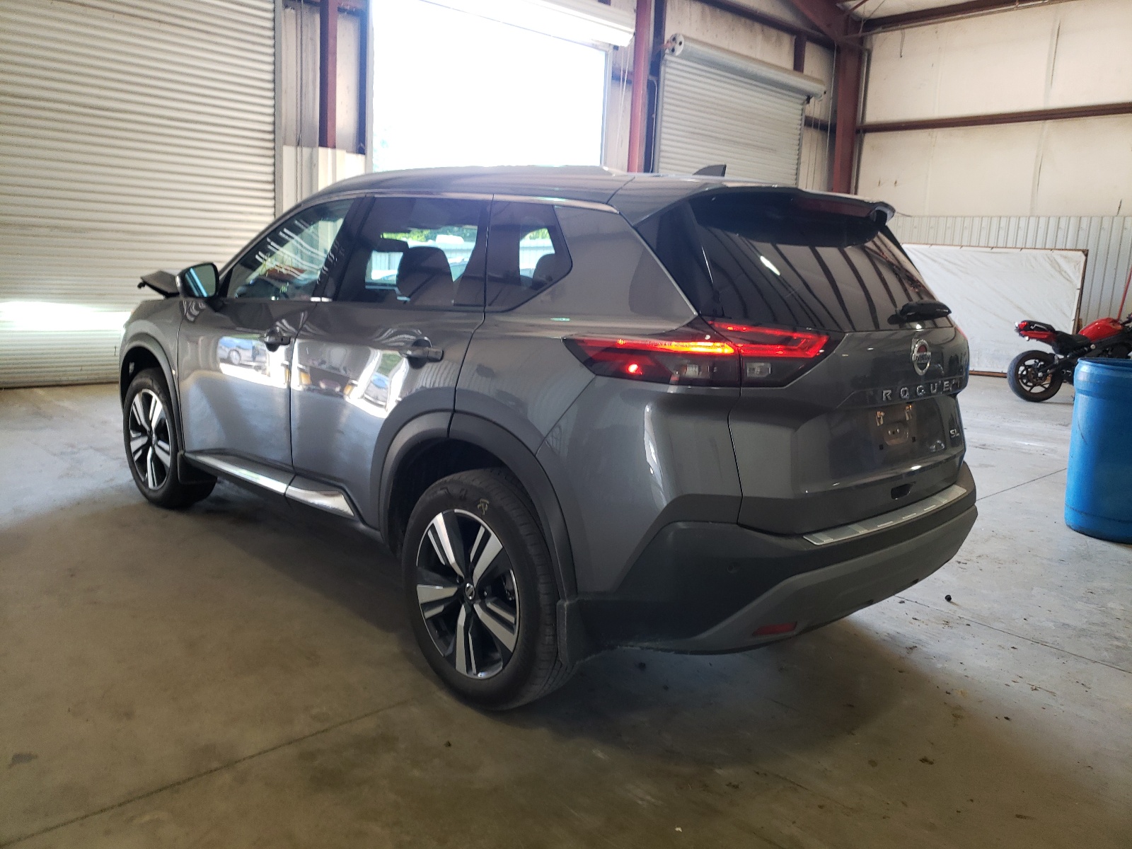 Photo 3 from auction – 2021 NISSAN ROGUE SL with VIN 5N1AT3CA7MC699659