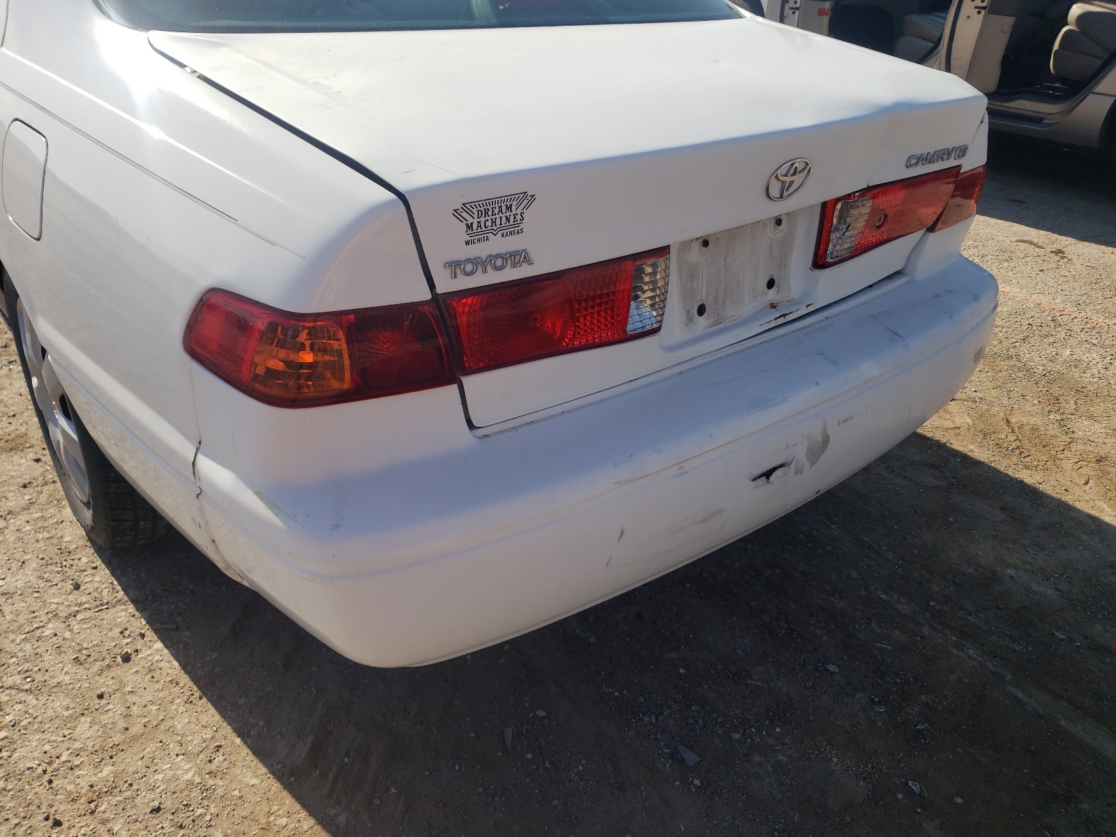 Photo 9 from auction – 2001 TOYOTA CAMRY CE with VIN 4T1BG22K51U788293