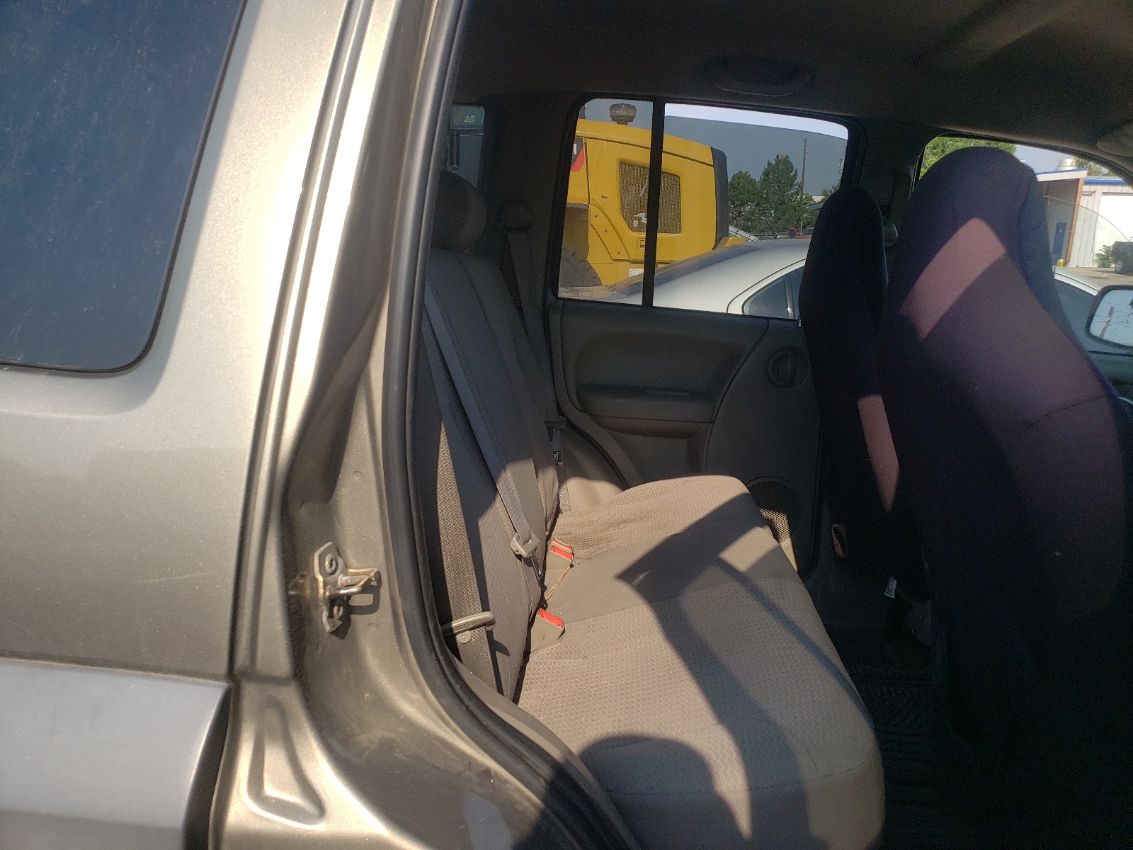 Zdjęcie 6 z aukcji – 2005 JEEP LIBERTY z VIN 1J4GL48K35W665136