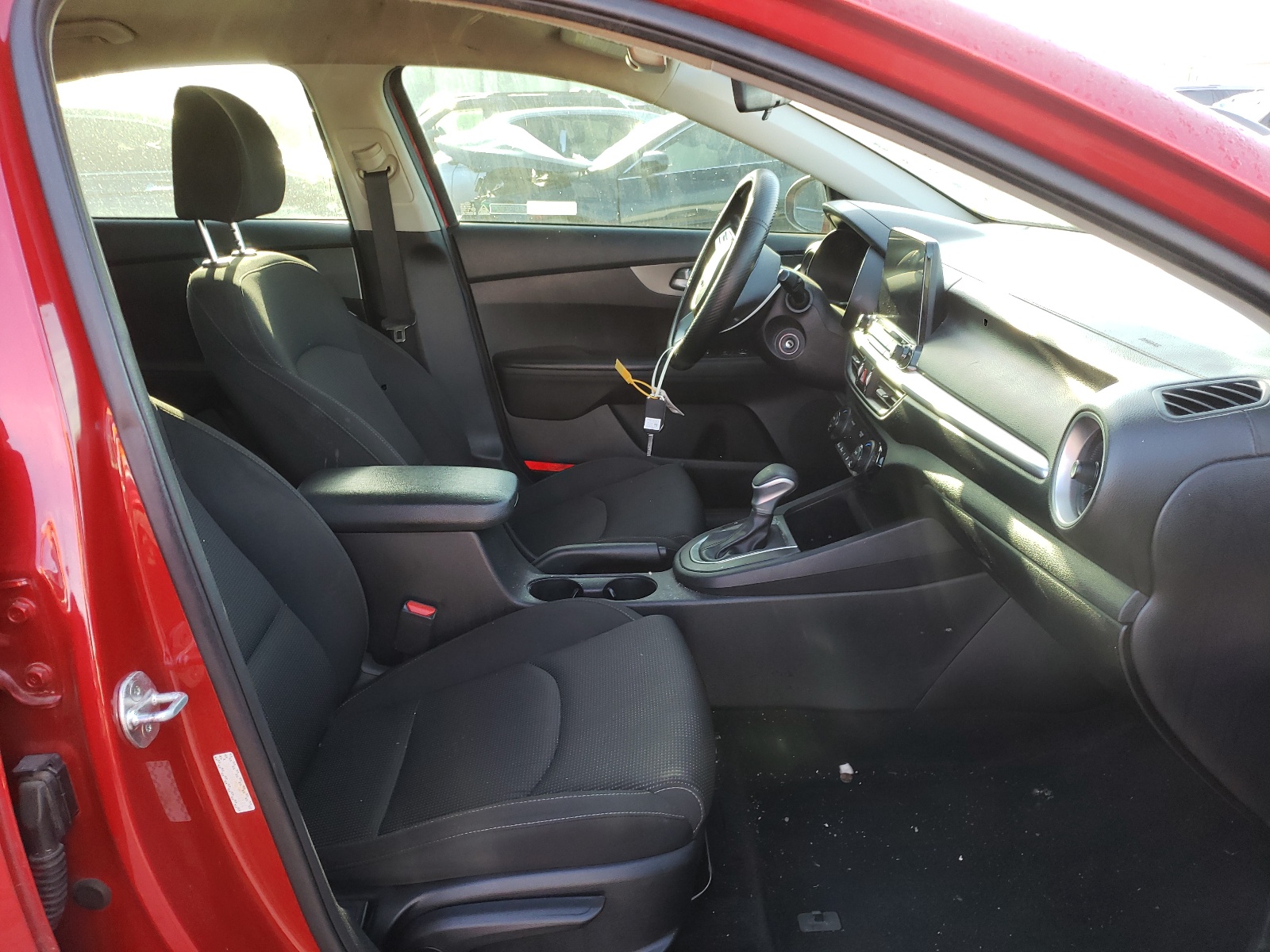 Photo 5 from auction – 2019 KIA FORTE FE with VIN 3KPF24AD3KE084144