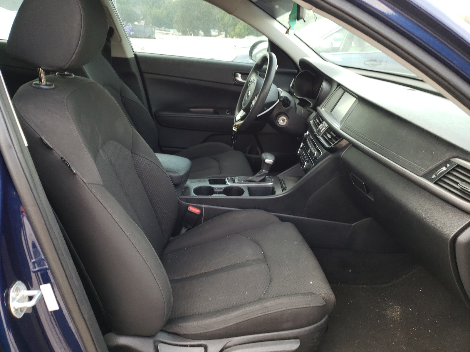 Photo 5 from auction – 2018 KIA OPTIMA LX with VIN 5XXGT4L37JG192259