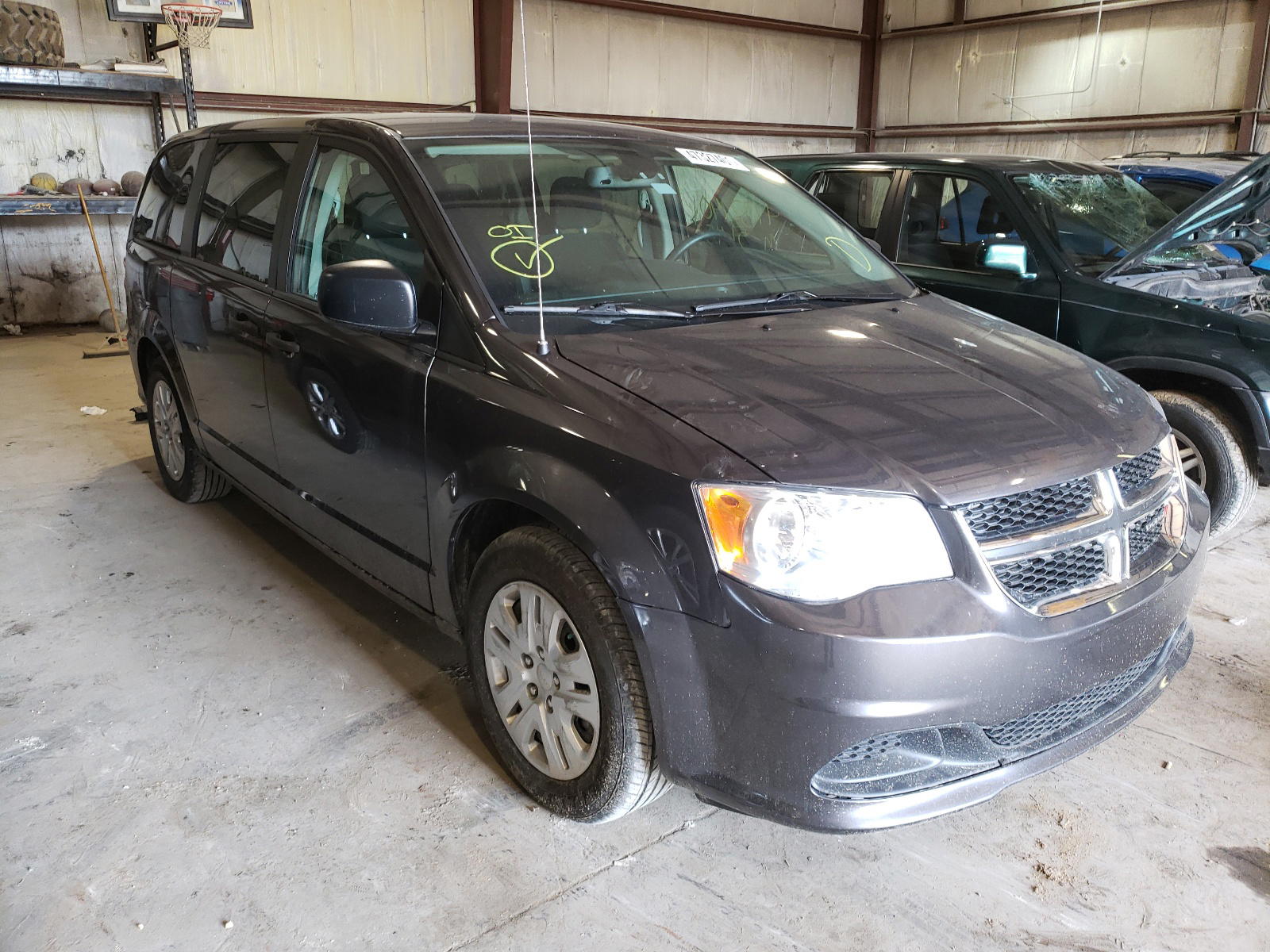 DODGE GRAND CARA 2019 with VIN 2C4RDGBG2KR587356 - Photo from auction