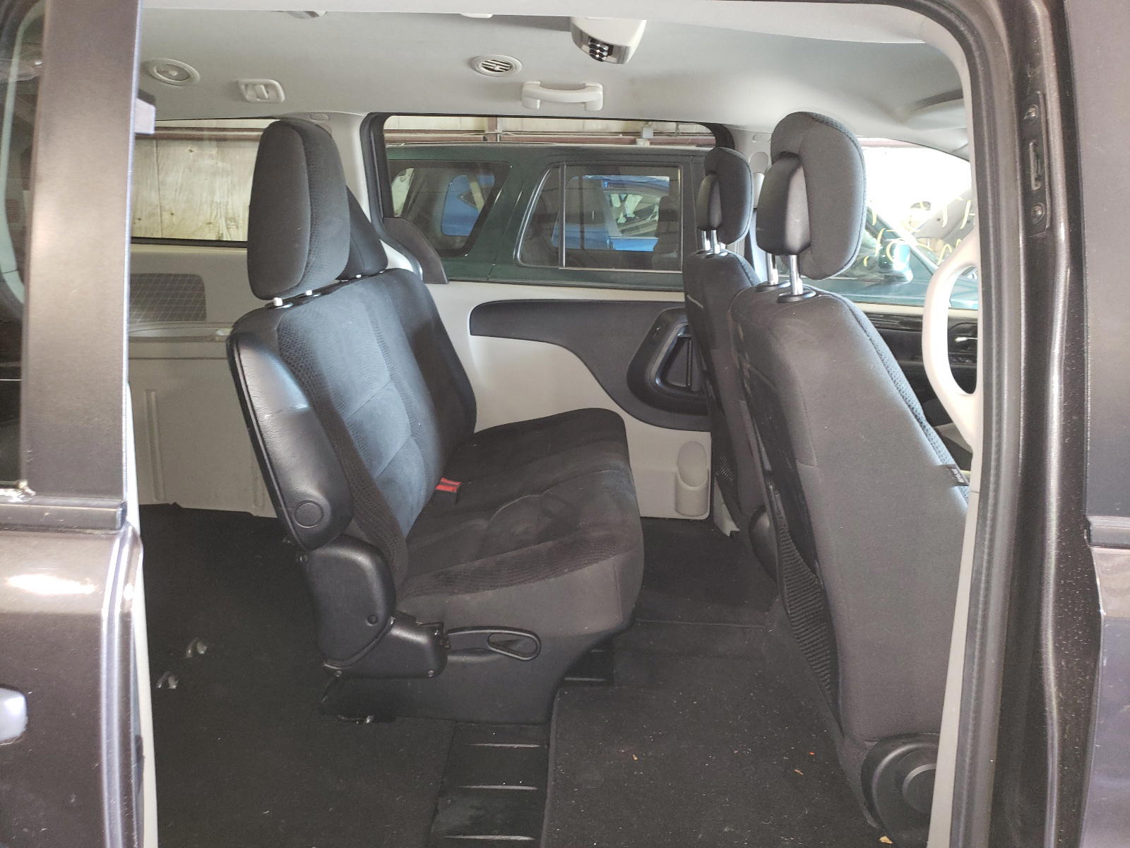 Photo 6 from auction – 2019 DODGE GRAND CARA with VIN 2C4RDGBG2KR587356