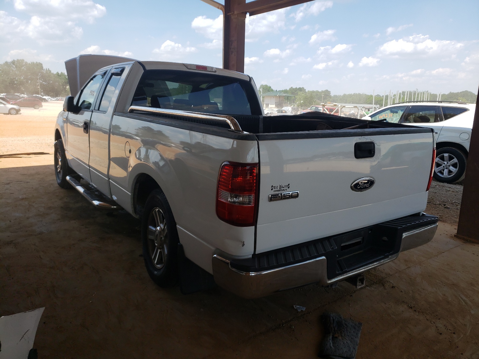Photo 3 from auction – 2005 FORD F150 with VIN 1FTPX12555NA60777