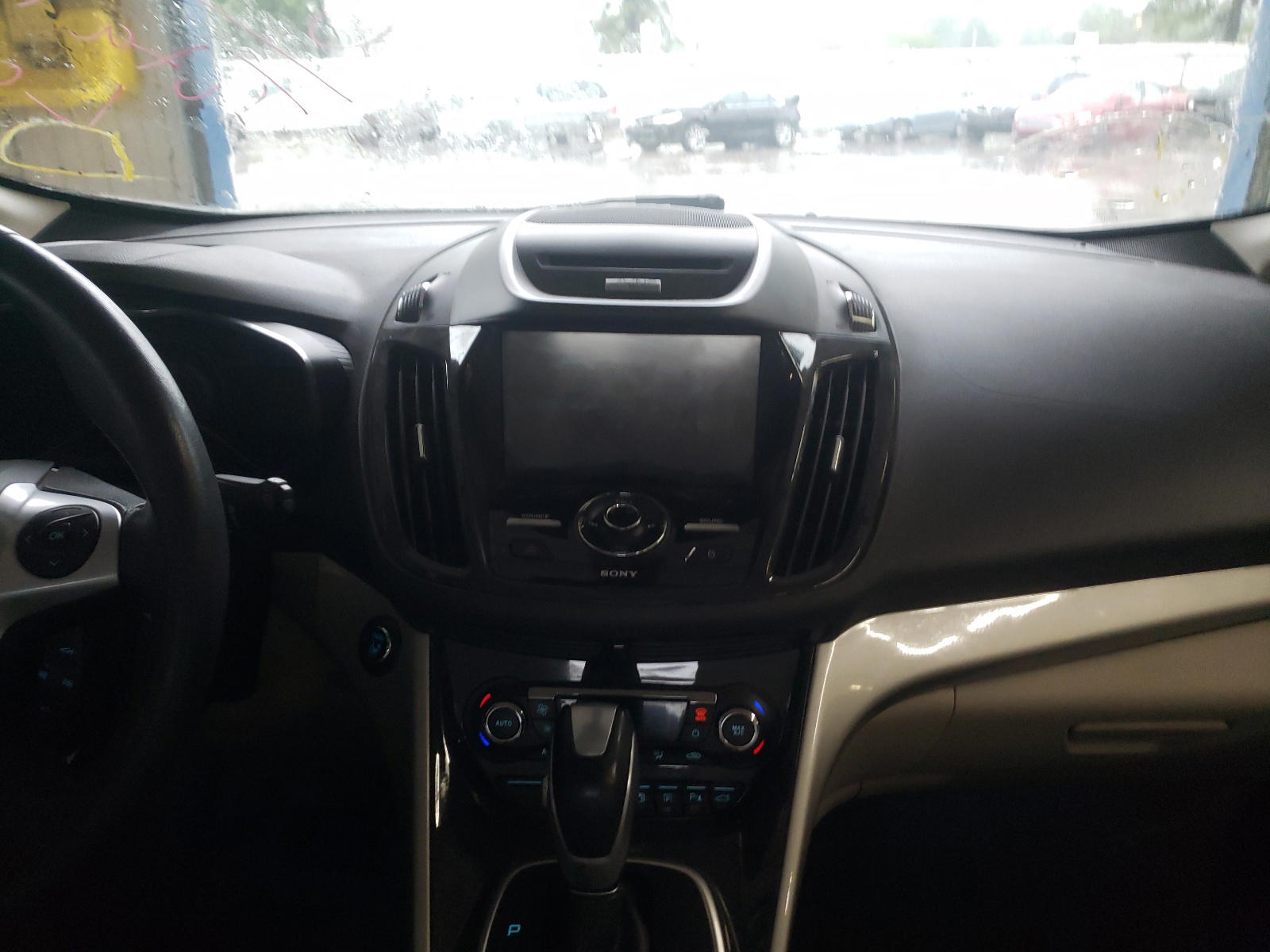 Photo 9 from auction – 2013 FORD C-MAX PREM with VIN 1FADP5CUXDL550924
