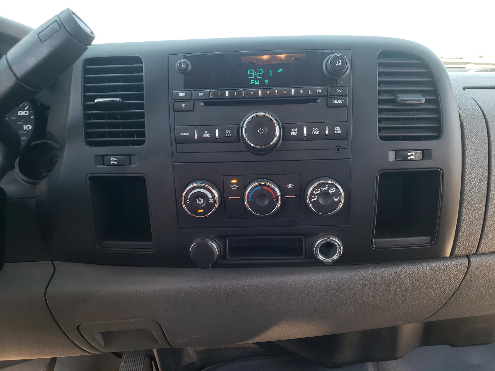 Photo 9 from auction – 2007 CHEVROLET SILVERADO with VIN 1GCEC19J27Z505610