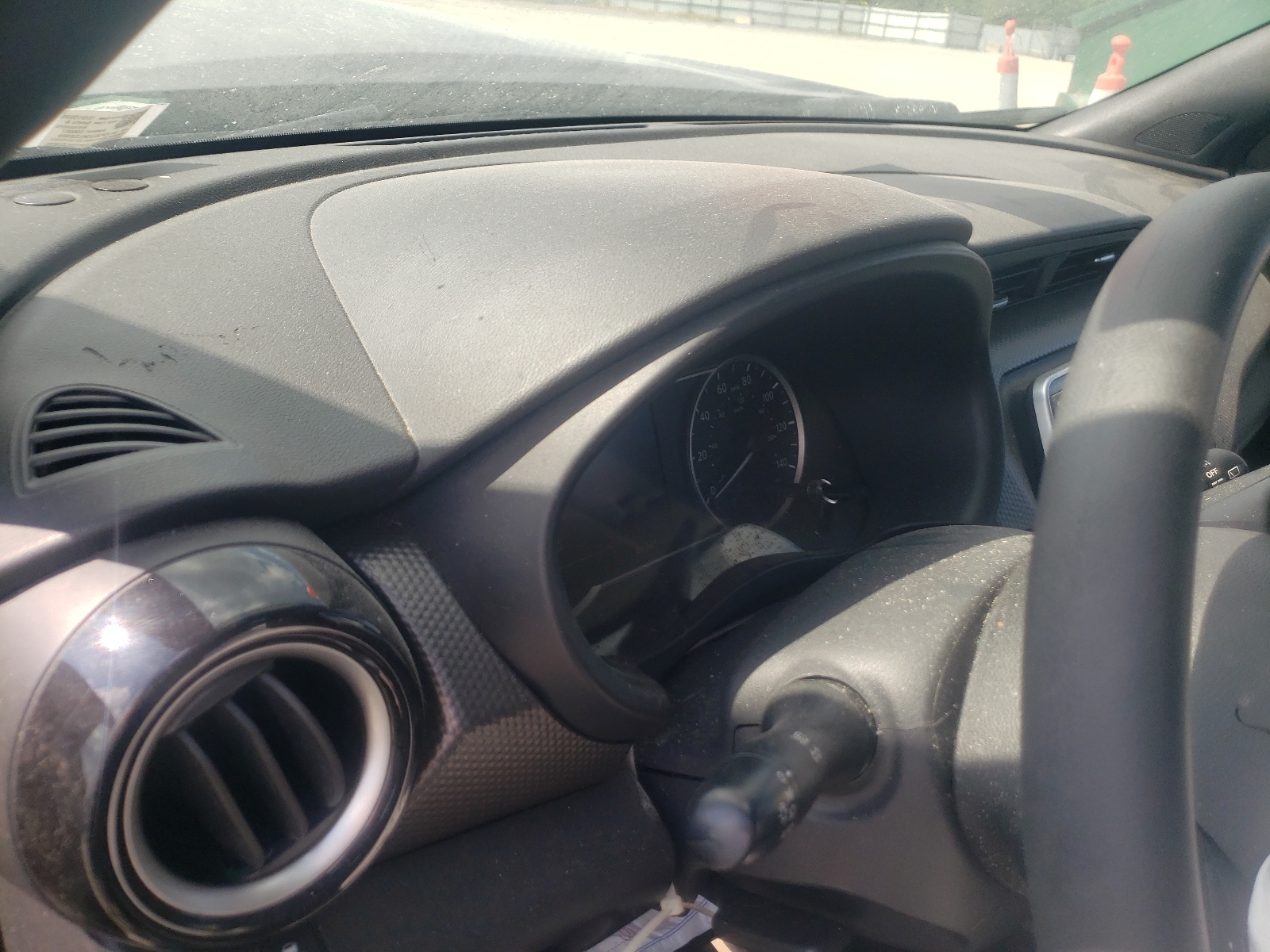 Photo 8 from auction – 2019 NISSAN KICKS S with VIN 3N1CP5CU5KL532809