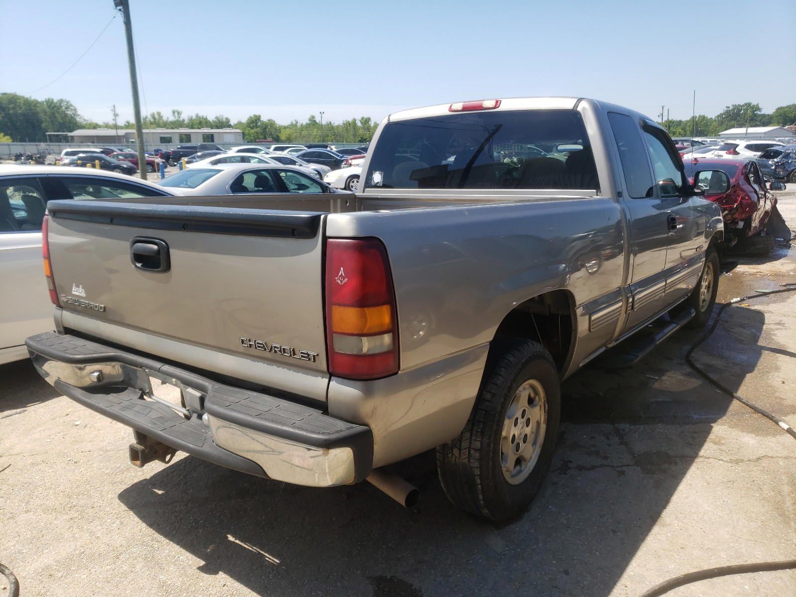 Photo 4 from auction – 1999 CHEVROLET SILVERADO with VIN 2GCEC19TXX1251171