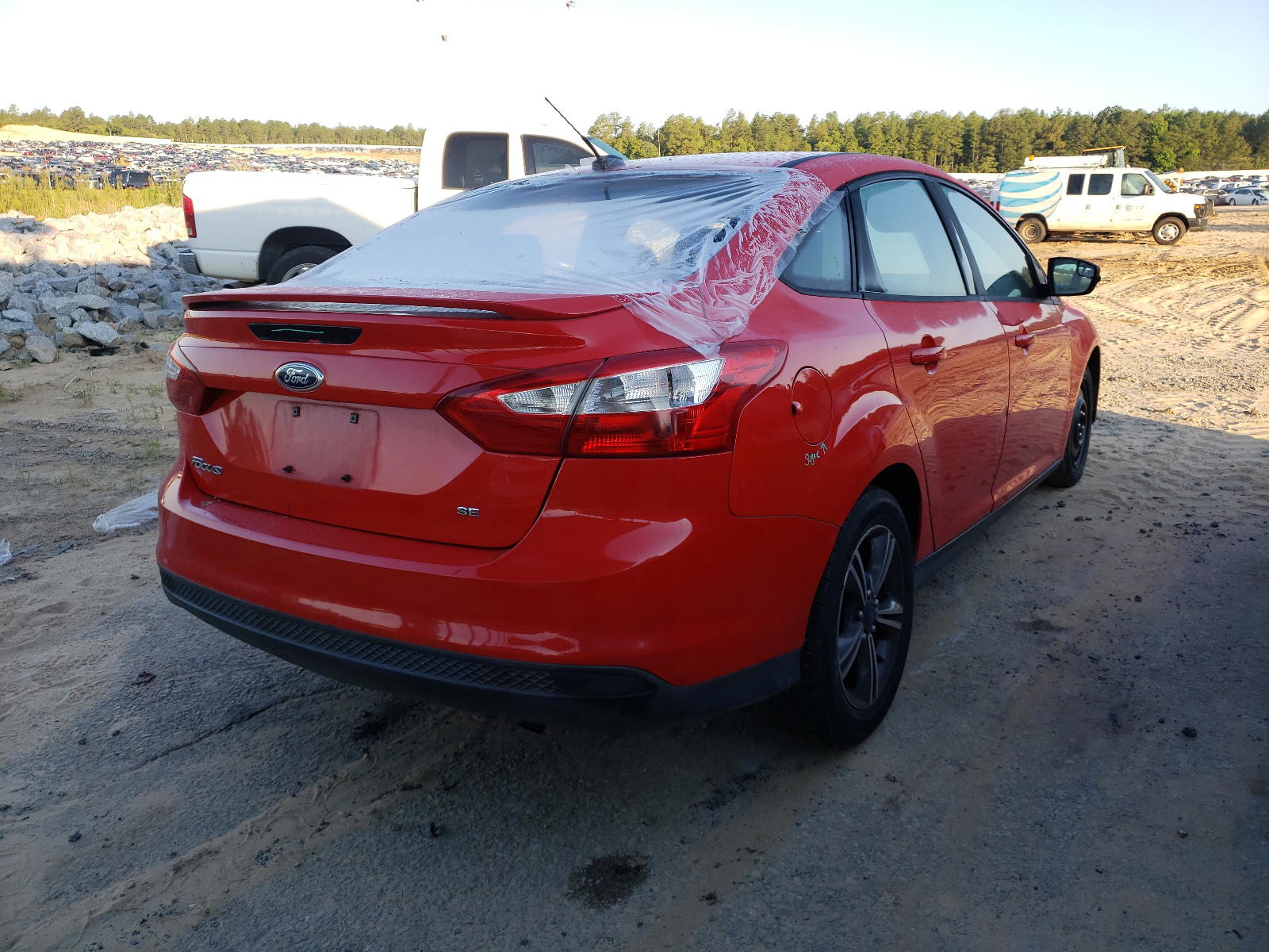 Photo 4 from auction – 2014 FORD FOCUS SE with VIN 1FADP3F21EL126502