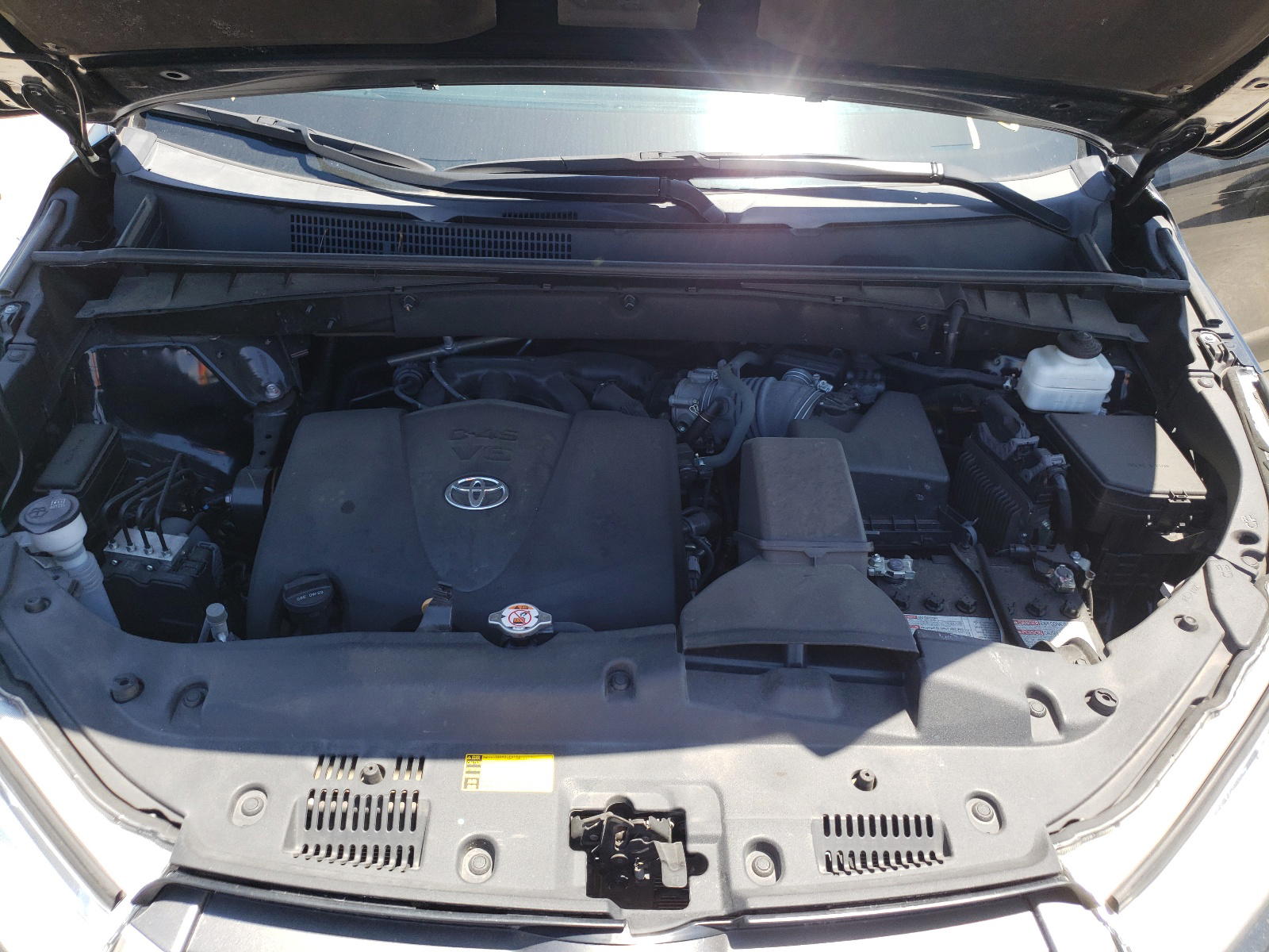 Photo 7 from auction – 2019 TOYOTA HIGHLANDER with VIN 5TDZZRFH9KS339175