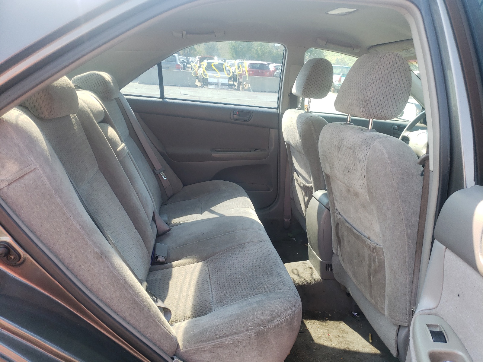 Photo 6 from auction – 2004 TOYOTA CAMRY LE with VIN 4T1BE32K24U817085