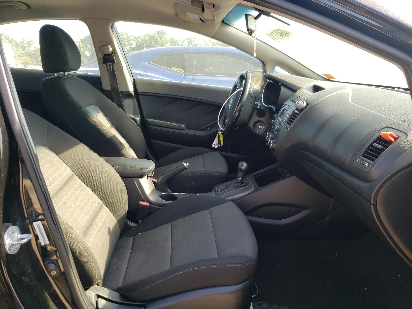Photo 5 from auction – 2015 KIA FORTE EX with VIN KNAFX4A80F5387790