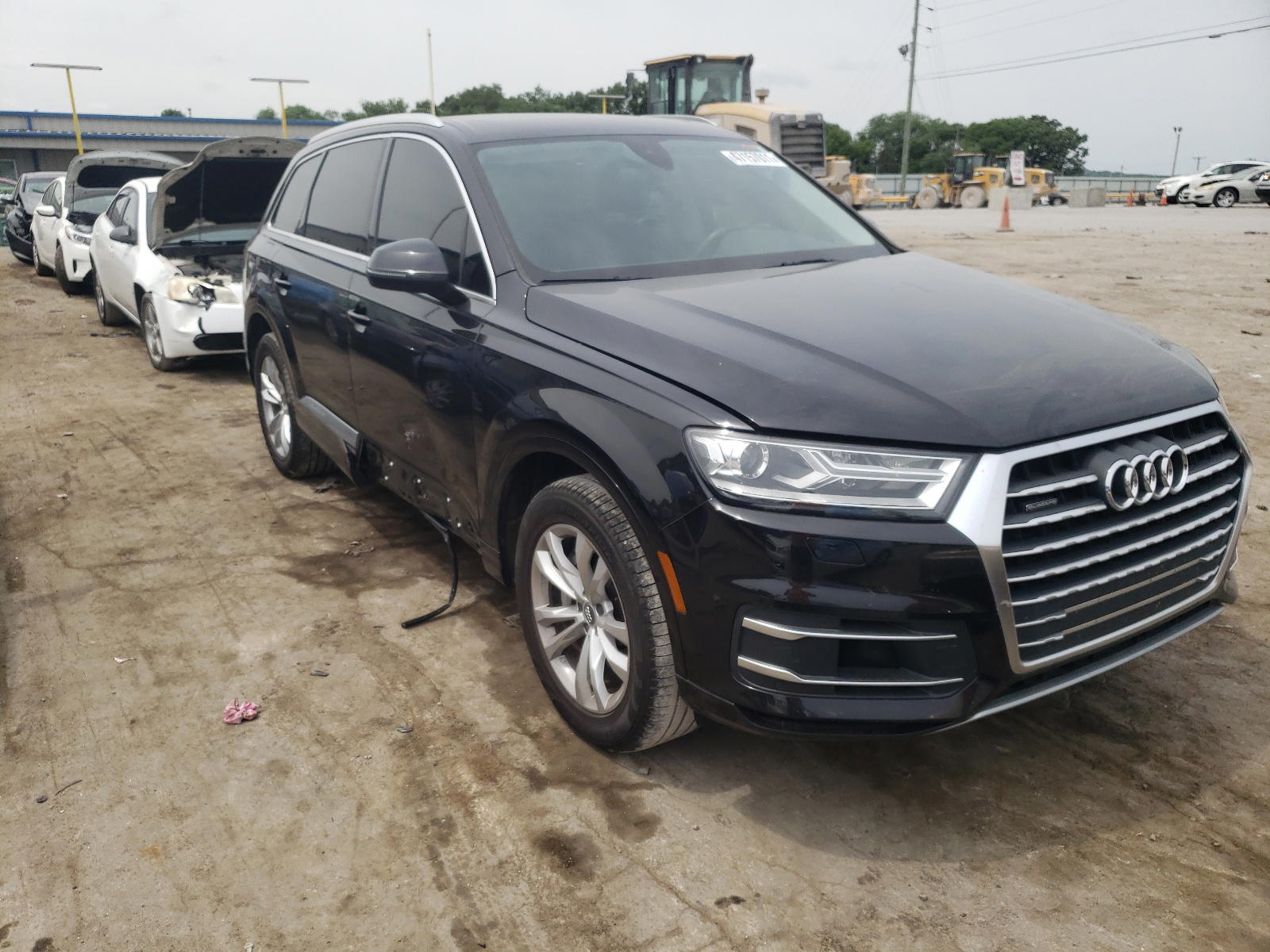 AUDI Q7 PREMIUM 2017 with VIN WA1LAAF73HD045470 - Photo from auction
