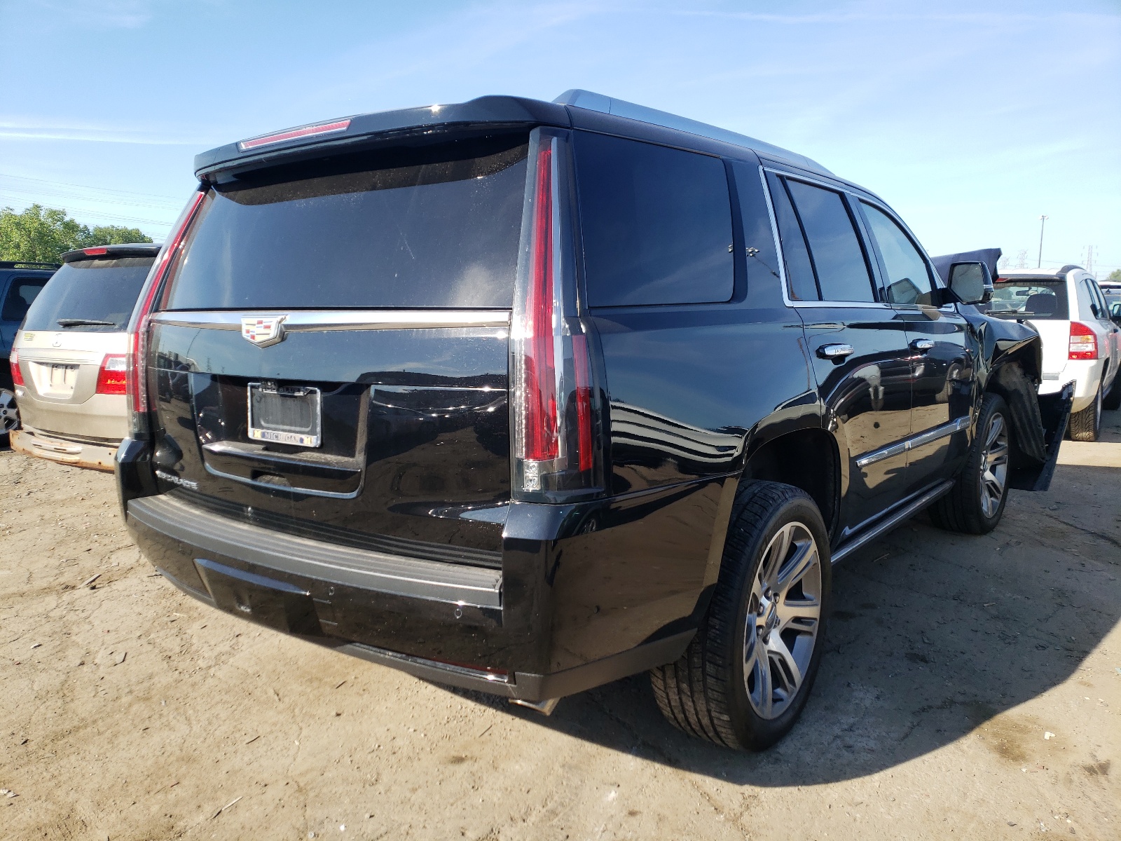 Photo 4 from auction – 2017 CADILLAC ESCALADE P with VIN 1GYS4CKJ4HR350883