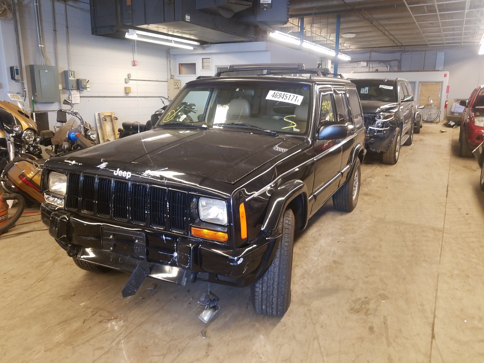 Photo 2 from auction – 1997 JEEP CHEROKEE C with VIN 1J4FJ78S3VL571651