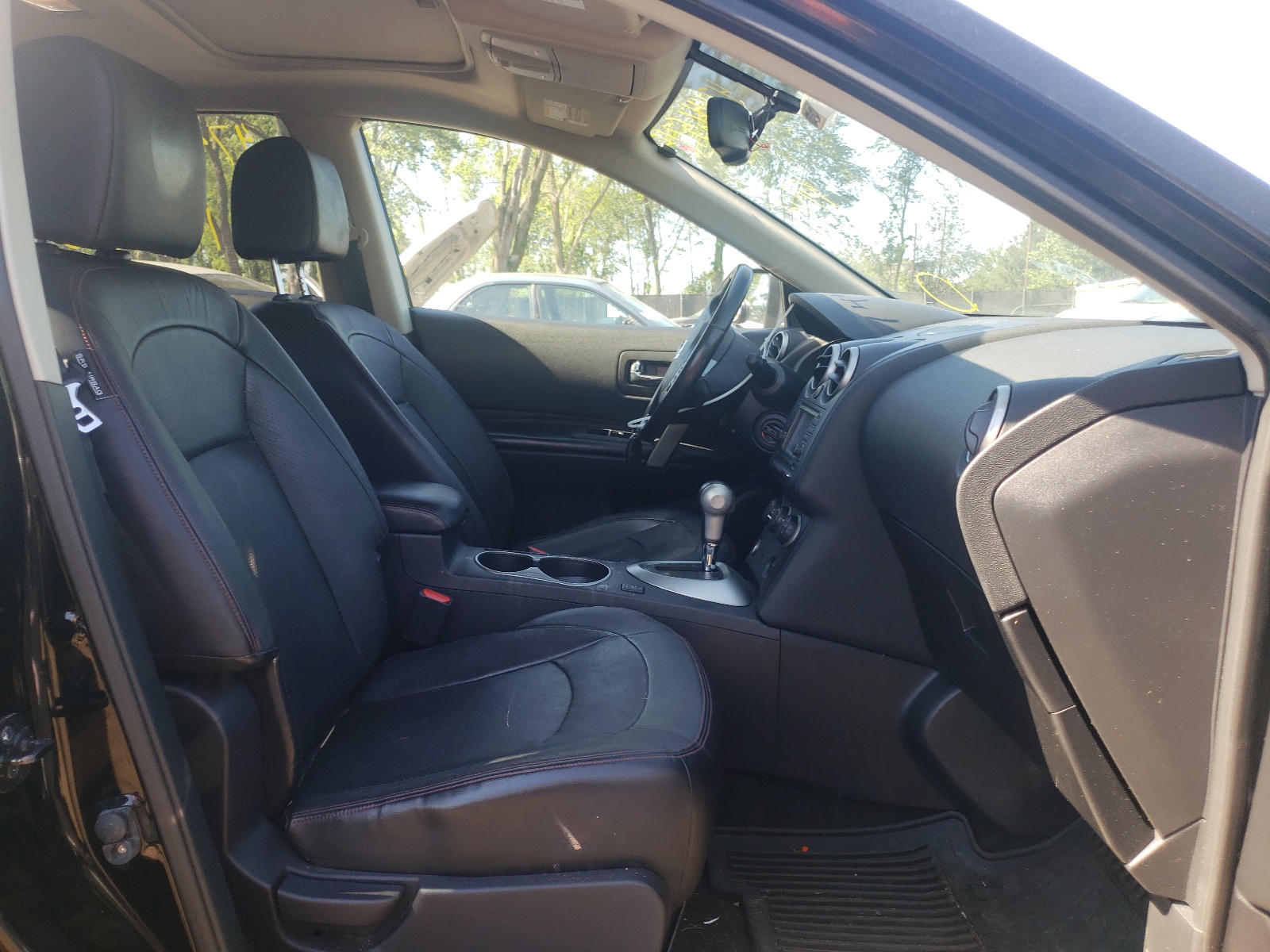 Photo 5 from auction – 2012 NISSAN ROGUE with VIN JN8AS5MV3CW411111