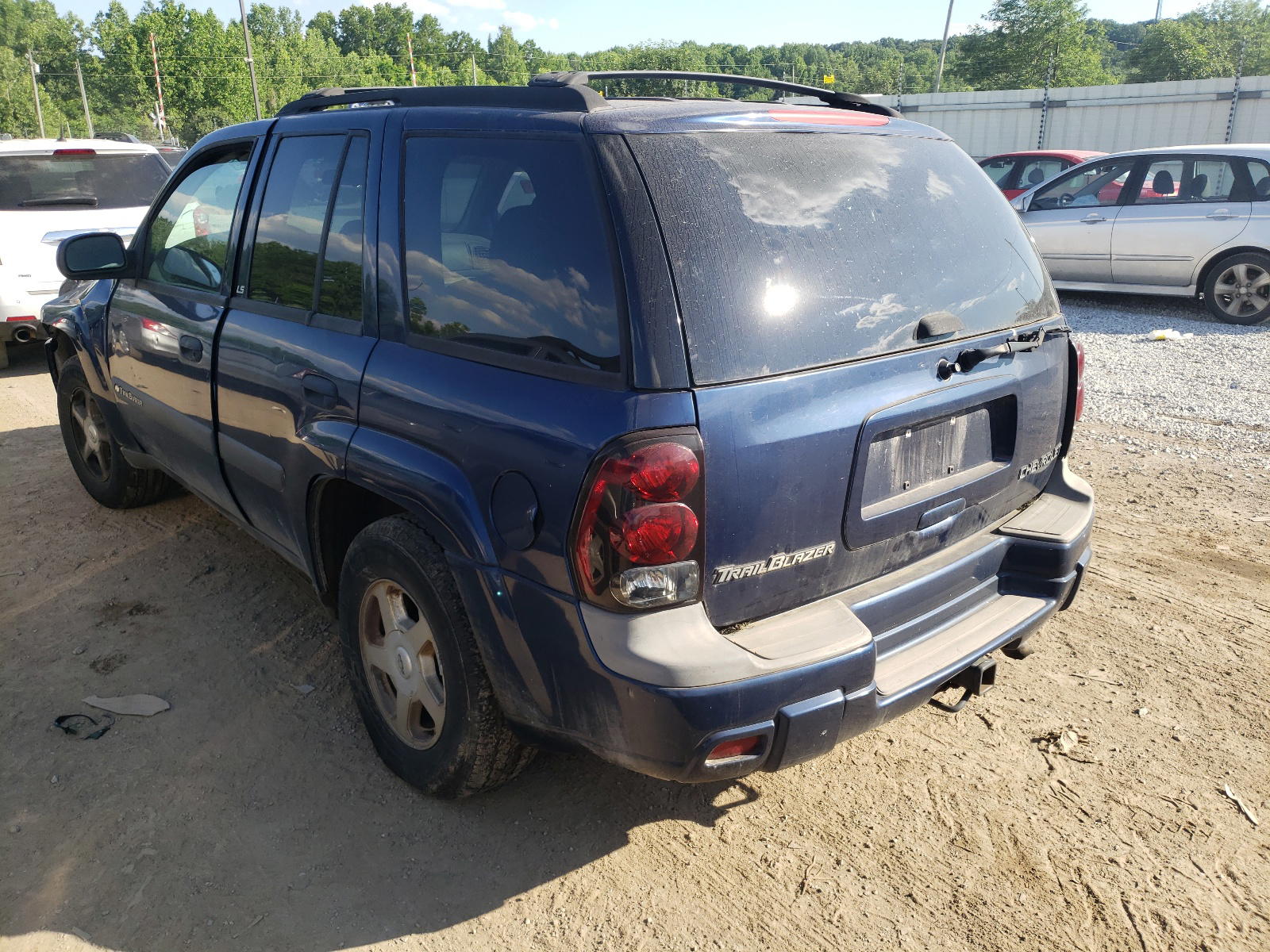 Photo 3 from auction – 2003 CHEVROLET TRAILBLAZE with VIN 1GNDT13S332401554