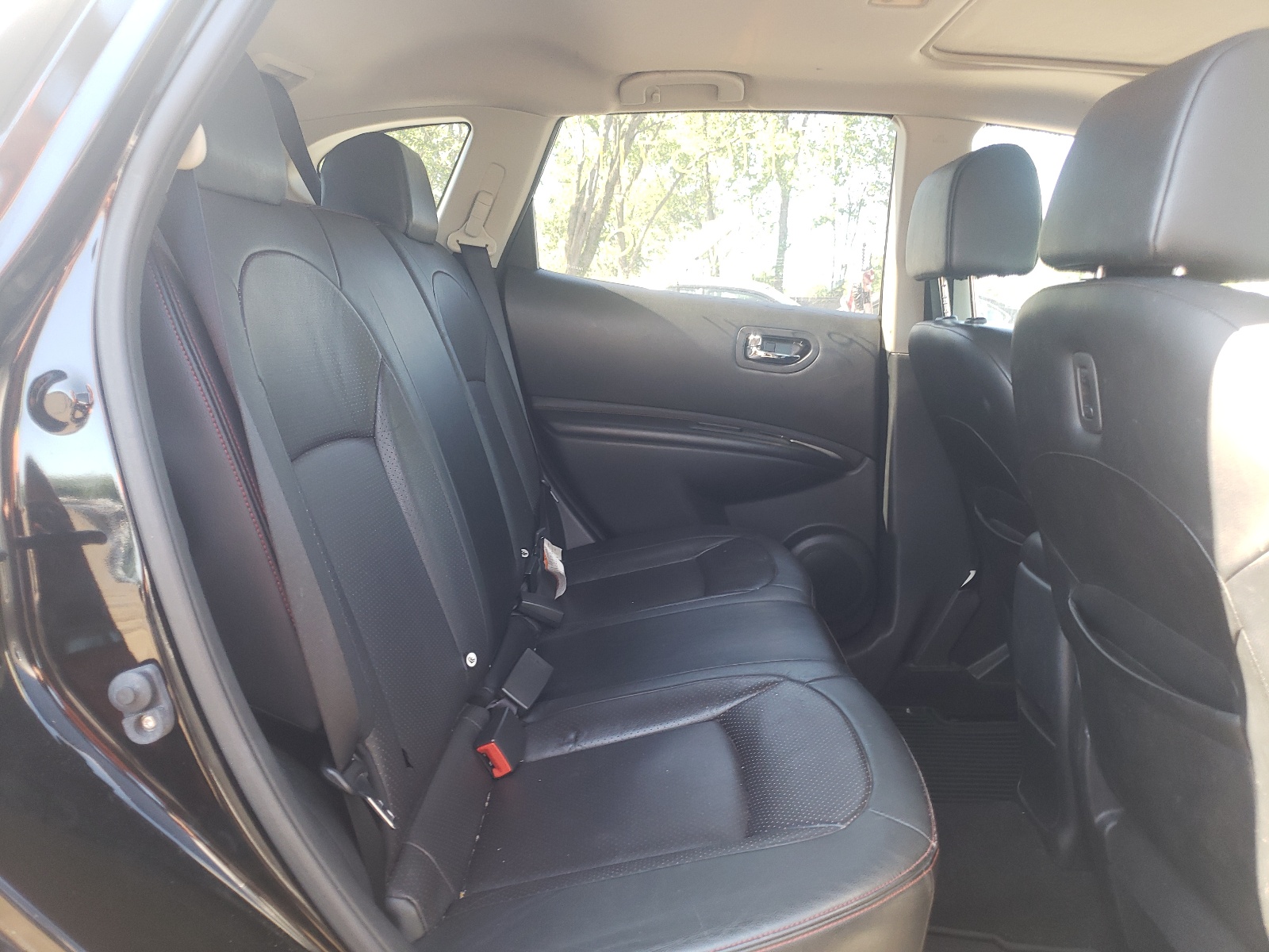 Photo 6 from auction – 2012 NISSAN ROGUE with VIN JN8AS5MV3CW411111