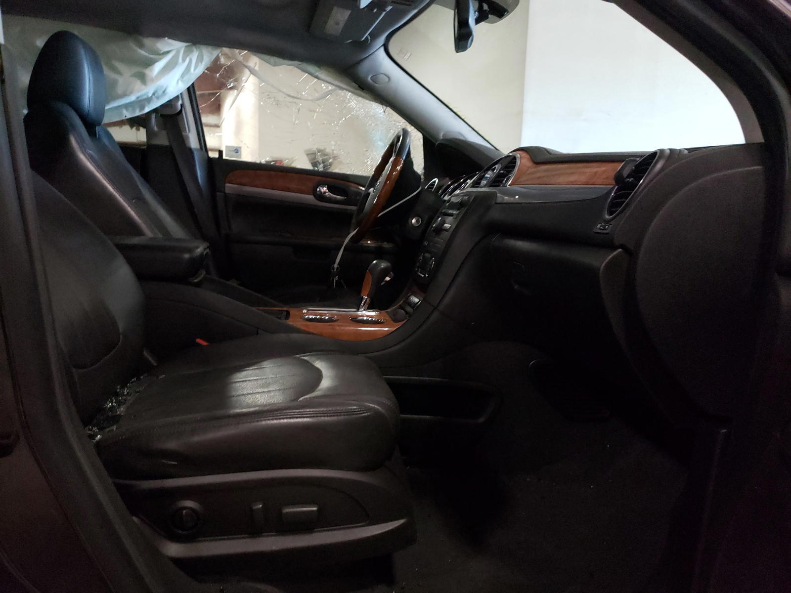Photo 5 from auction – 2010 BUICK ENCLAVE CX with VIN 5GALRBED8AJ267314