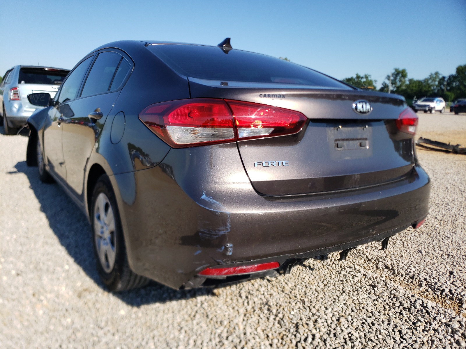 Photo 3 from auction – 2017 KIA FORTE LX with VIN 3KPFL4A77HE138156
