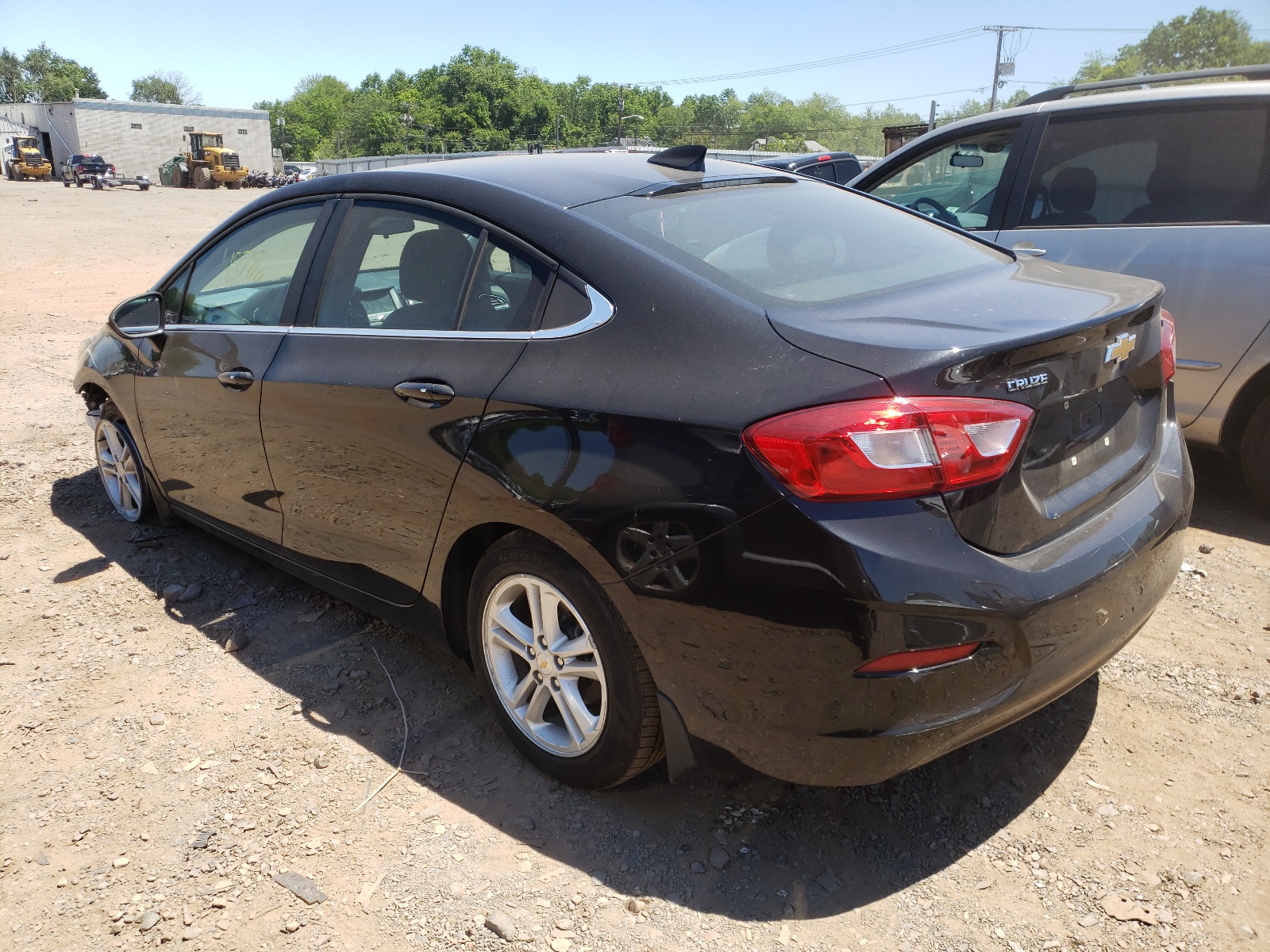 Photo 3 from auction – 2018 CHEVROLET CRUZE with VIN 1G1BE5SM9J7185870