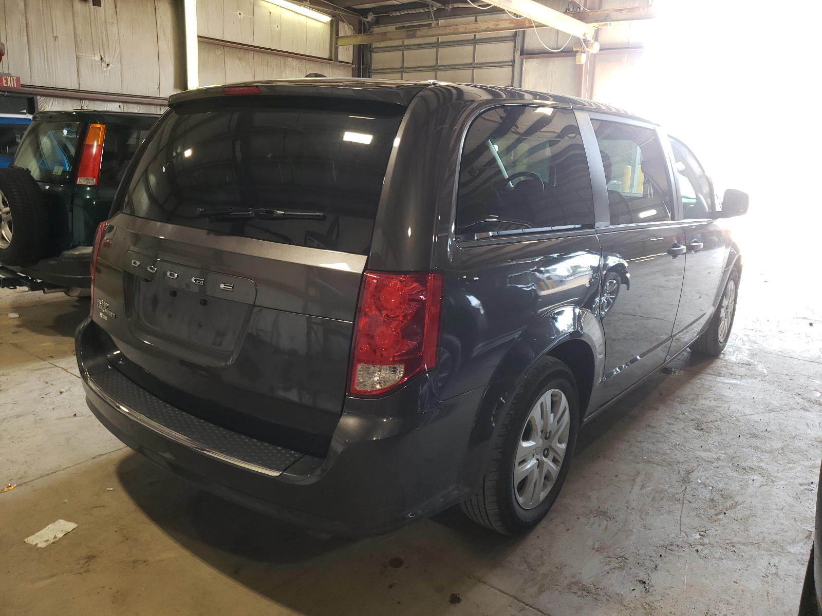 Photo 4 from auction – 2019 DODGE GRAND CARA with VIN 2C4RDGBG2KR587356