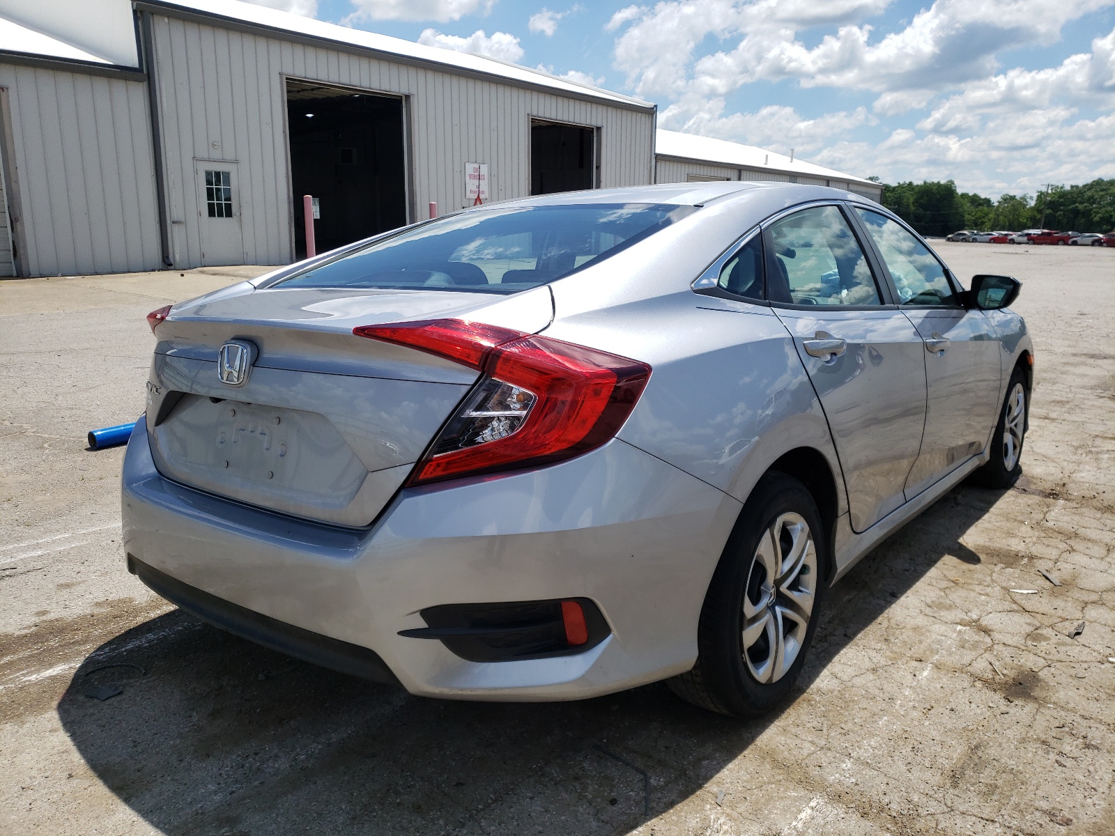 Photo 4 from auction – 2017 HONDA CIVIC LX with VIN 19XFC2F54HE011277