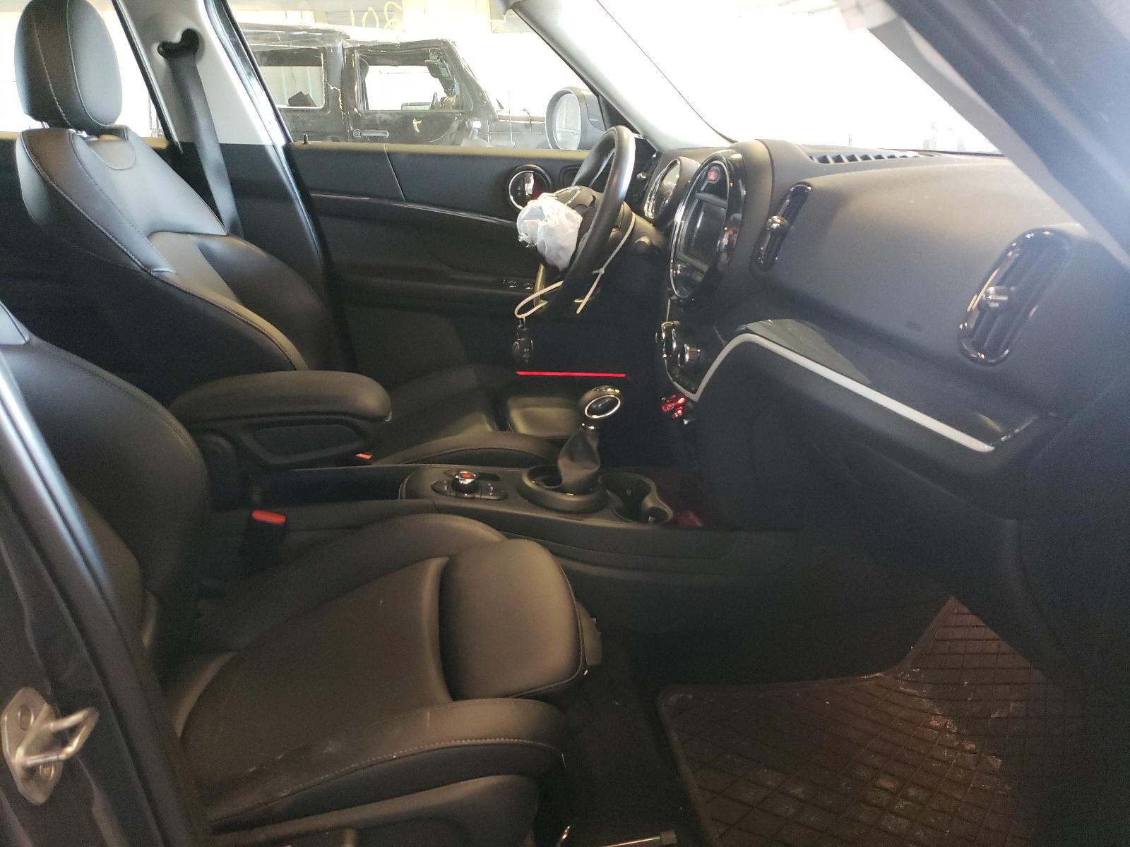 Photo 5 from auction – 2018 MINI COOPER S C with VIN WMZYT5C38J3D82424
