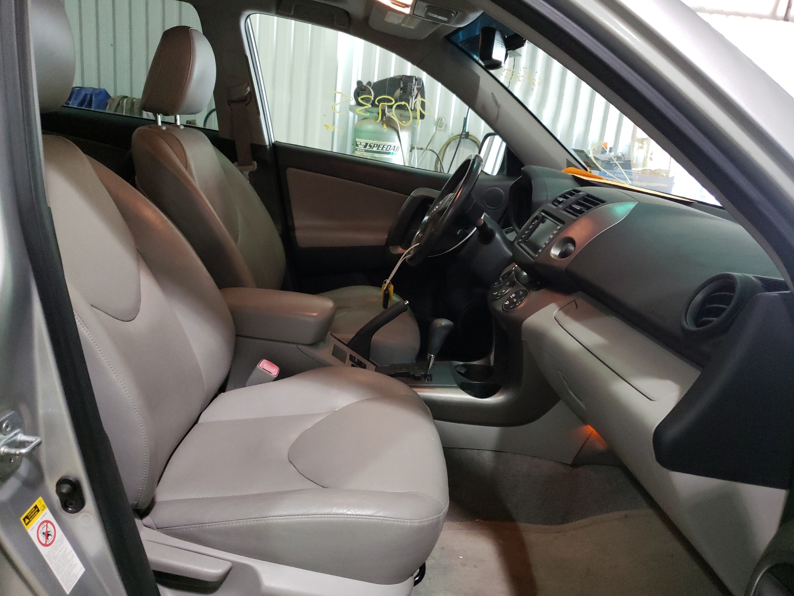 Photo 5 from auction – 2010 TOYOTA RAV4 LIMIT with VIN JTMYF4DV7A5016506