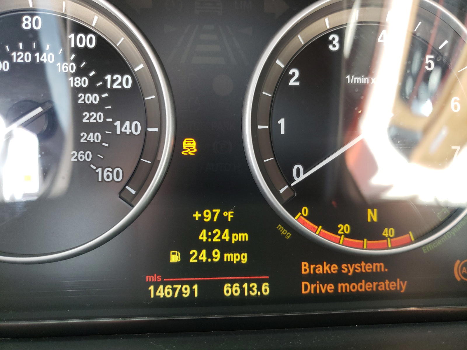 Photo 8 from auction – 2011 BMW 528 I with VIN WBAFR1C58BC743355