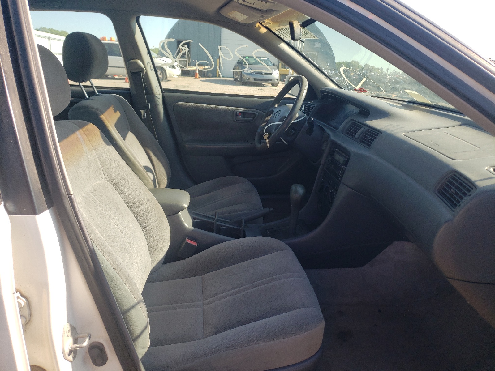 Photo 5 from auction – 2001 TOYOTA CAMRY CE with VIN 4T1BG22K51U788293