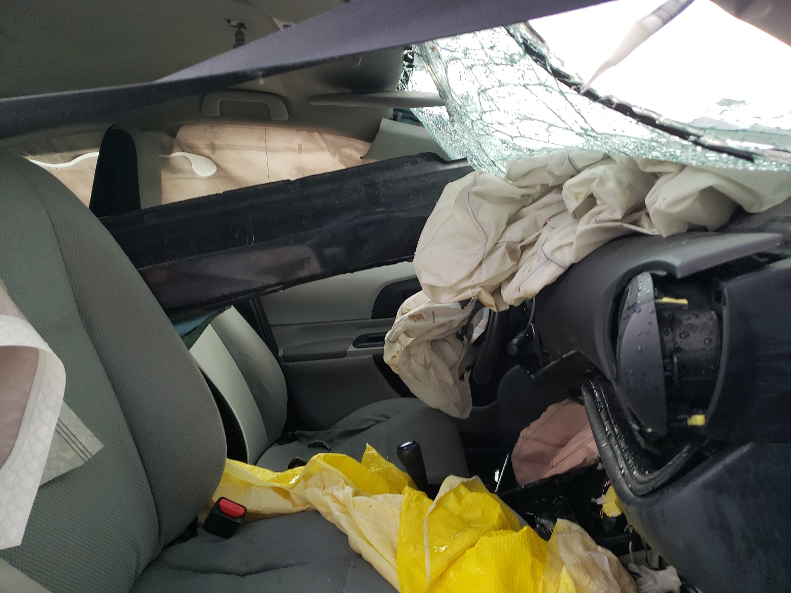 Photo 5 from auction – 2013 TOYOTA PRIUS C with VIN JTDKDTB33D1038005