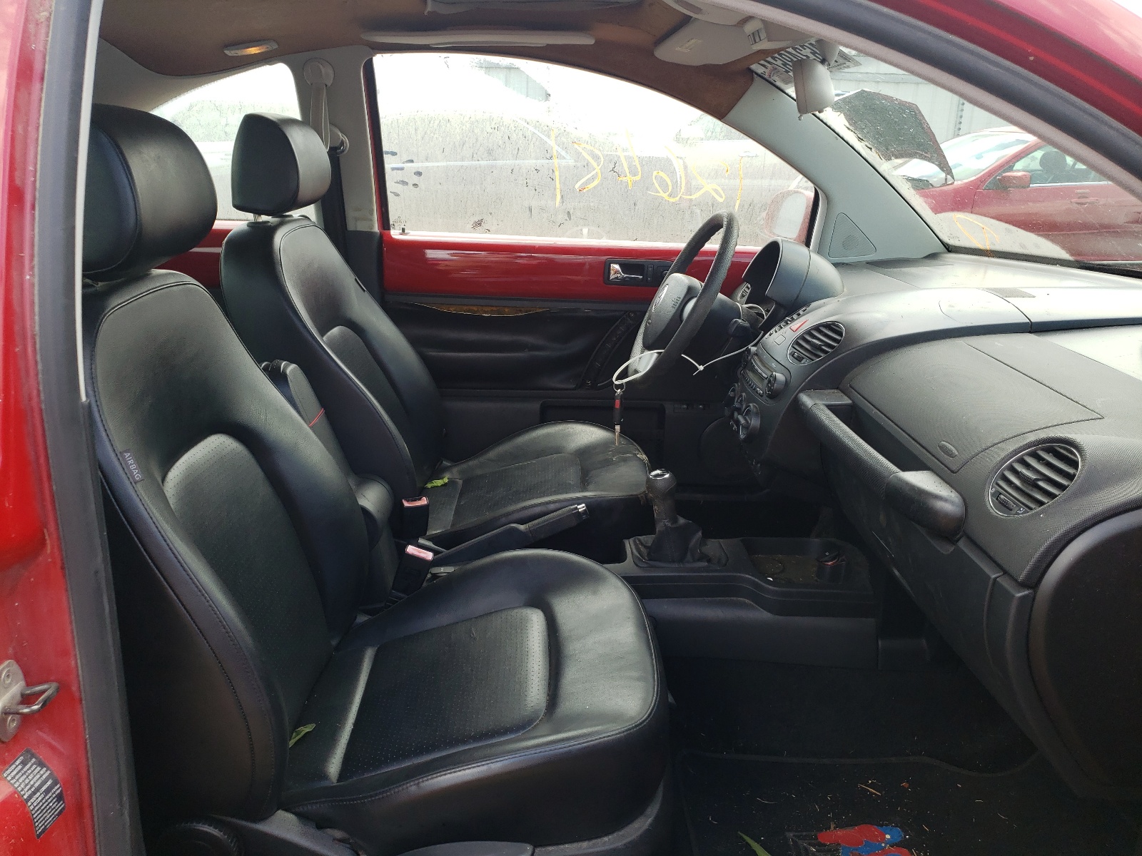 Photo 5 from auction – 2006 VOLKSWAGEN BEETLE with VIN 3VWRW31C96M420004