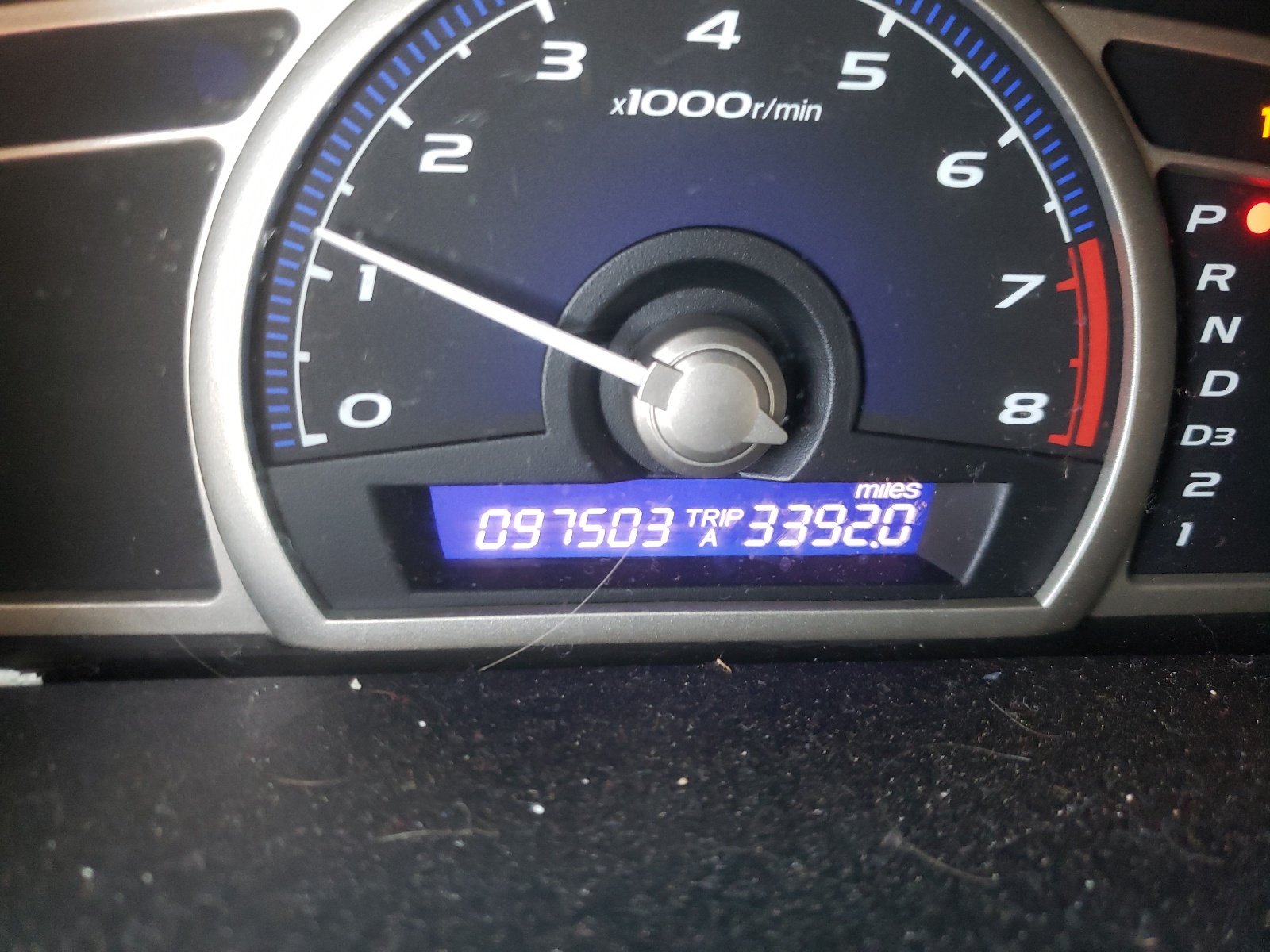 Photo 8 from auction – 2010 HONDA CIVIC VP with VIN 19XFA1F30AE020711