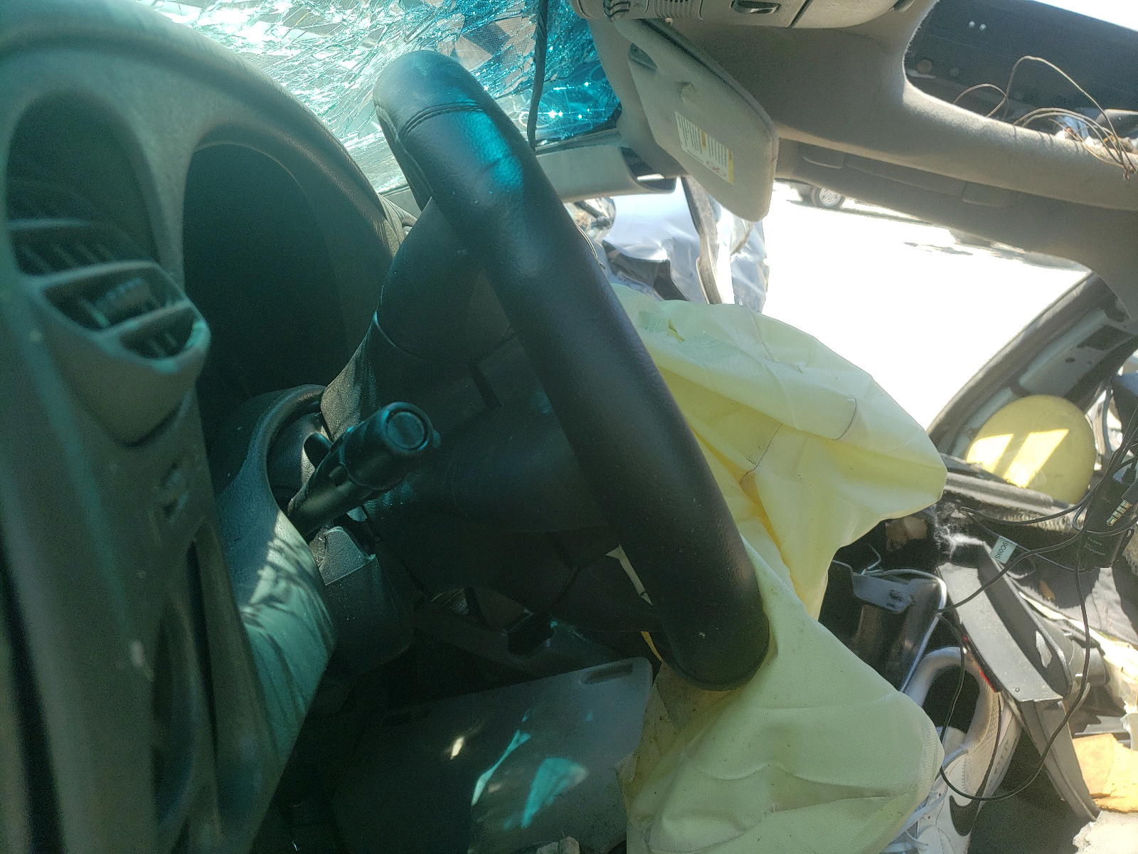 Photo 8 from auction – 2002 CHEVROLET TRAILBLAZE with VIN 1GNDT13S822296007