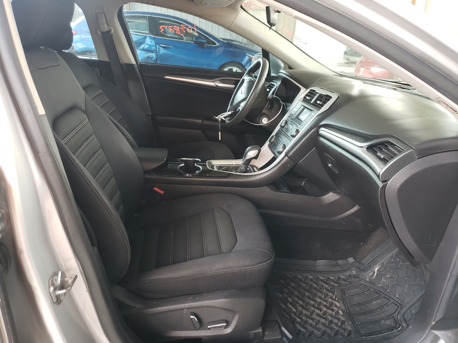 Photo 5 from auction – 2015 FORD FUSION SE with VIN 3FA6P0H77FR273023