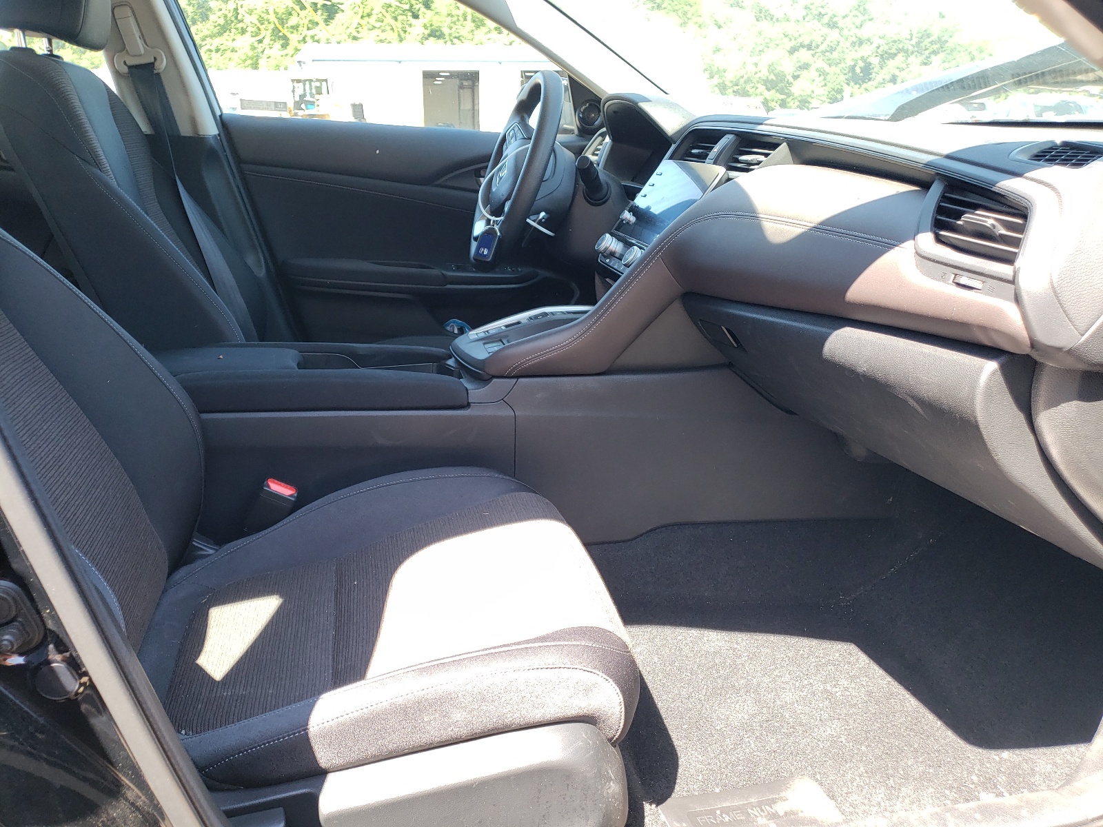 Photo 5 from auction – 2019 HONDA INSIGHT EX with VIN 19XZE4F58KE033406
