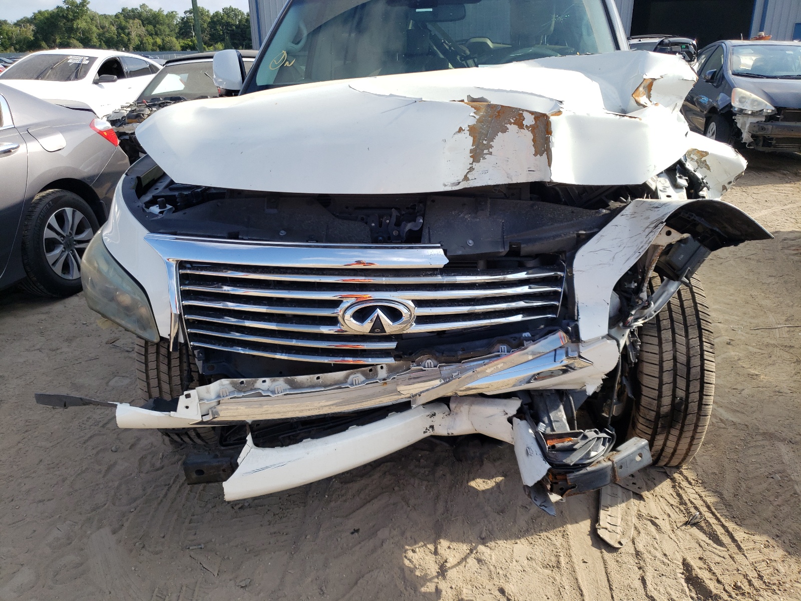 Photo 9 from auction – 2011 INFINITI QX56 with VIN JN8AZ2NF4B9503682