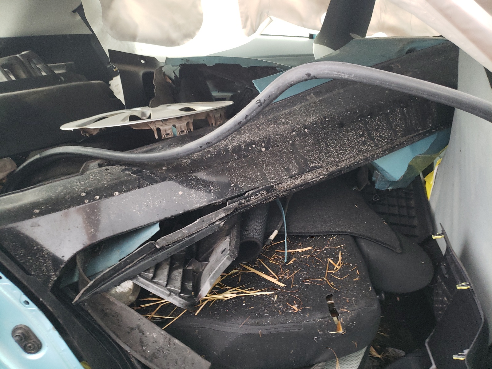 Photo 6 from auction – 2013 TOYOTA PRIUS C with VIN JTDKDTB33D1038005