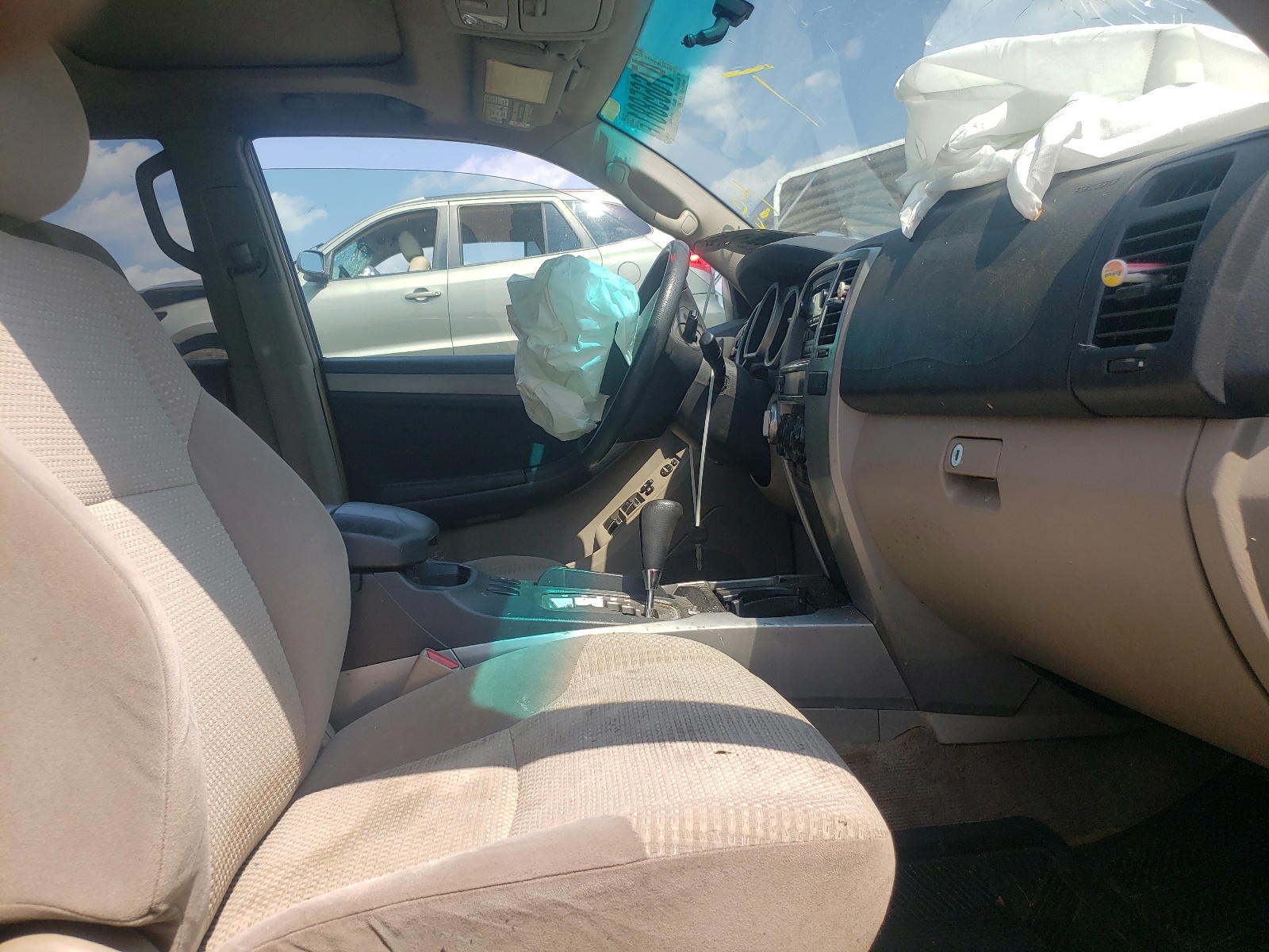 Photo 5 from auction – 2003 TOYOTA 4RUNNER SR with VIN JTEBT14RX30019878
